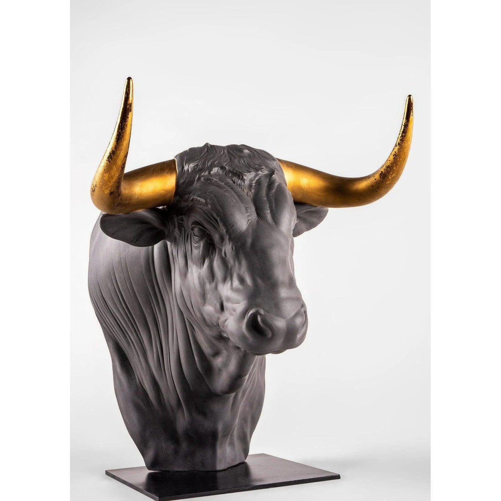 Lladro Taurus - Image 5