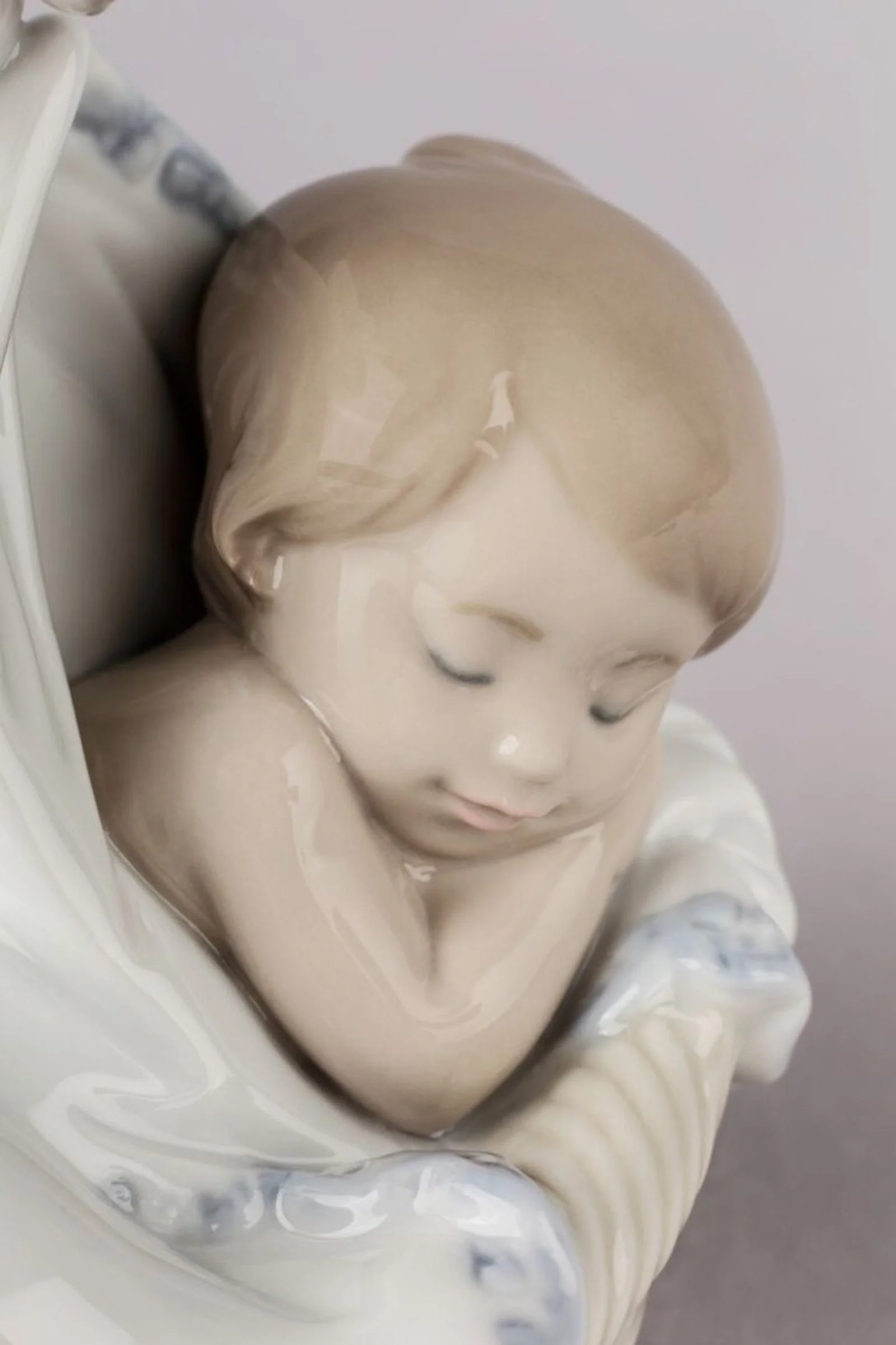 Lladro Tender Dreams Boy Figurine - Image 2