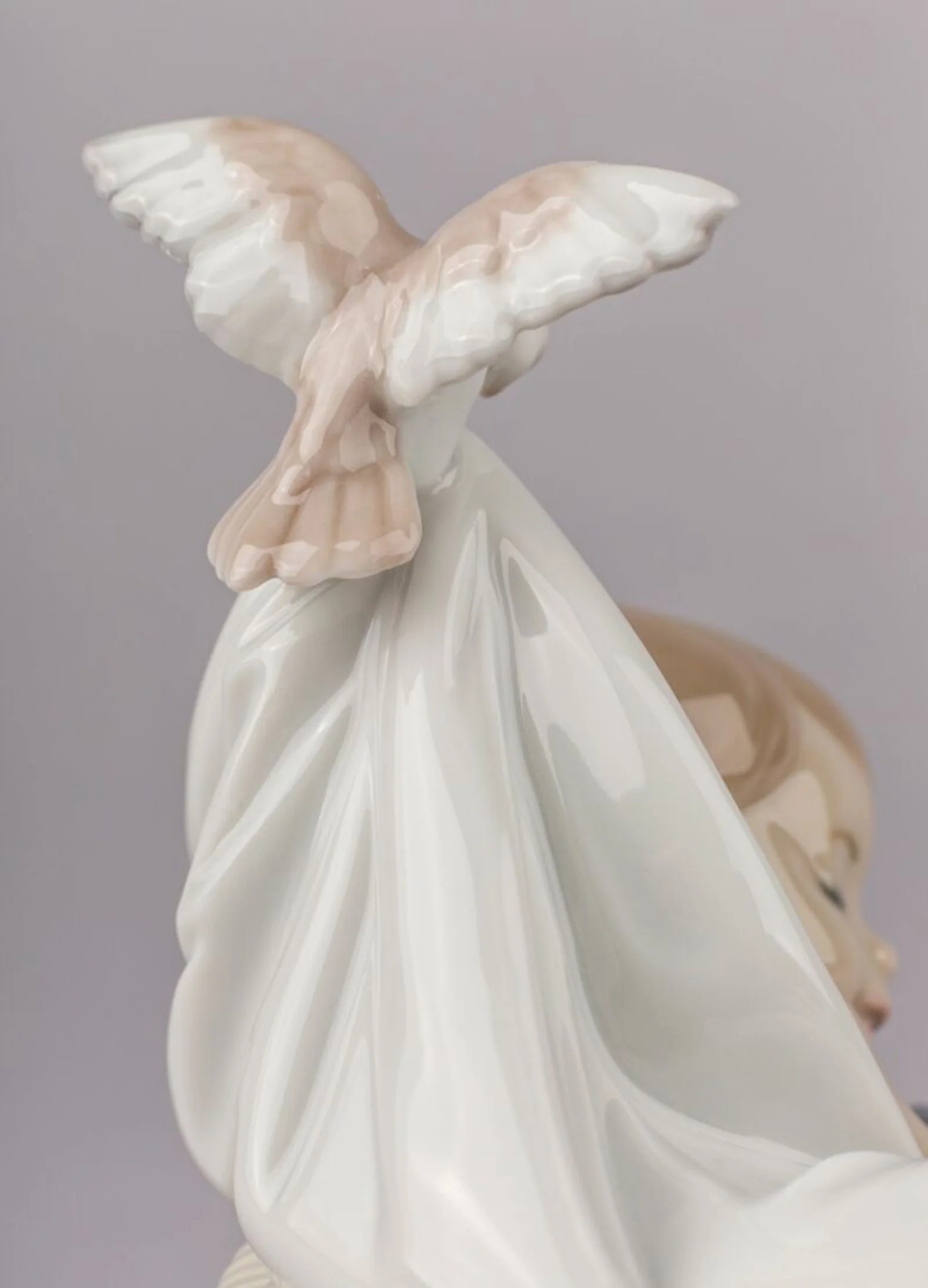 Lladro Tender Dreams Boy Figurine - Image 3