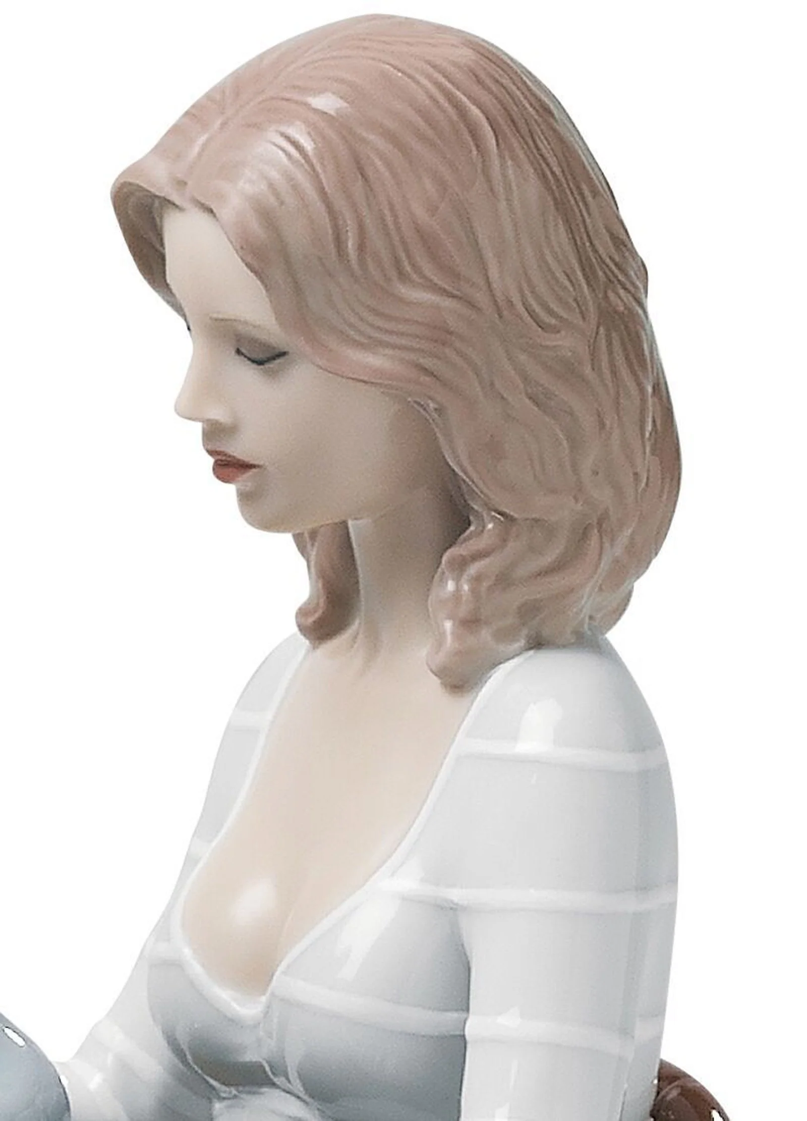 Lladro The Family Portrait Figurine By Jaime Hayon - Image 2