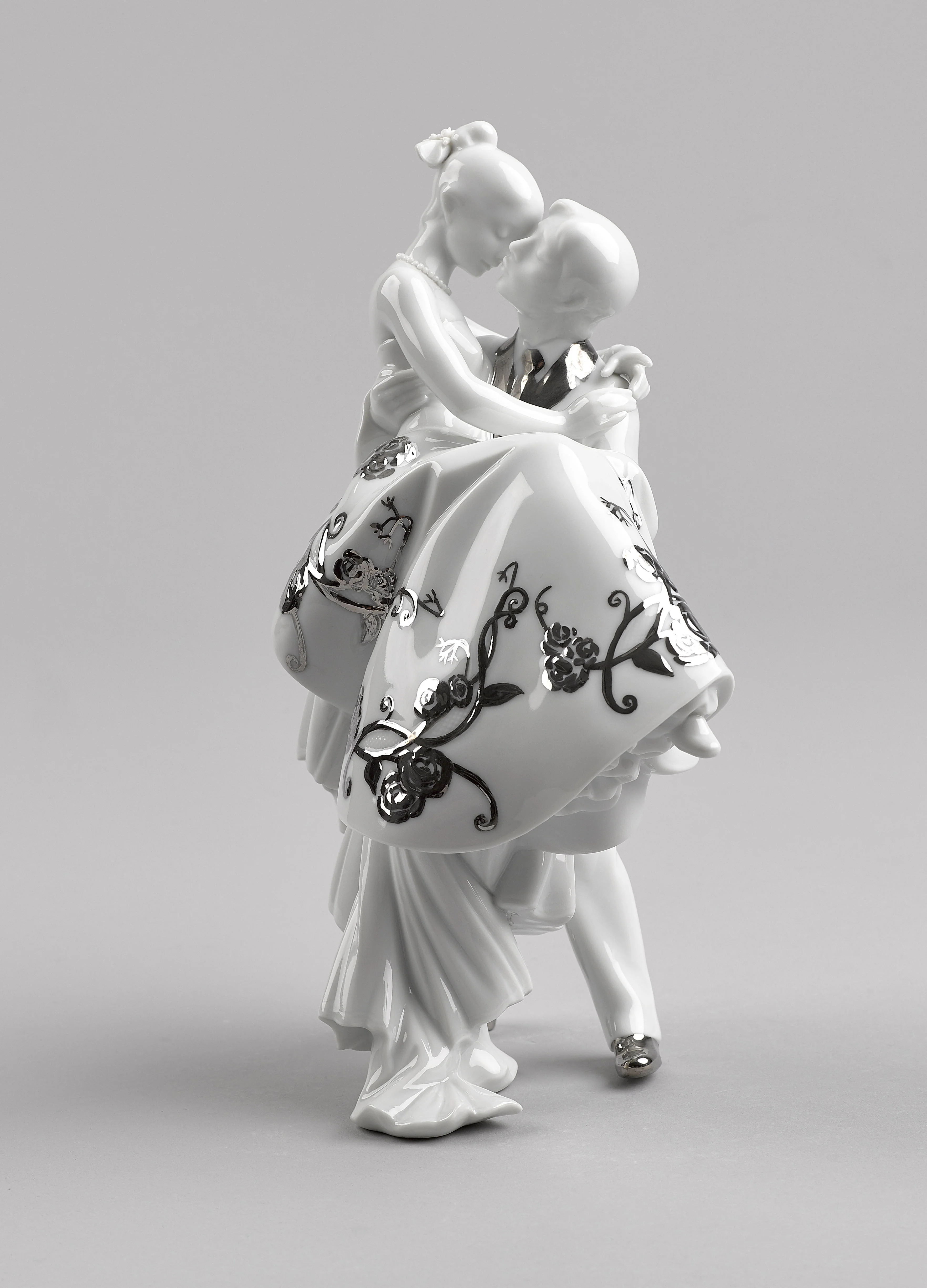 Lladro The Happiest Day Couple Figurine Silver luster - Image 2
