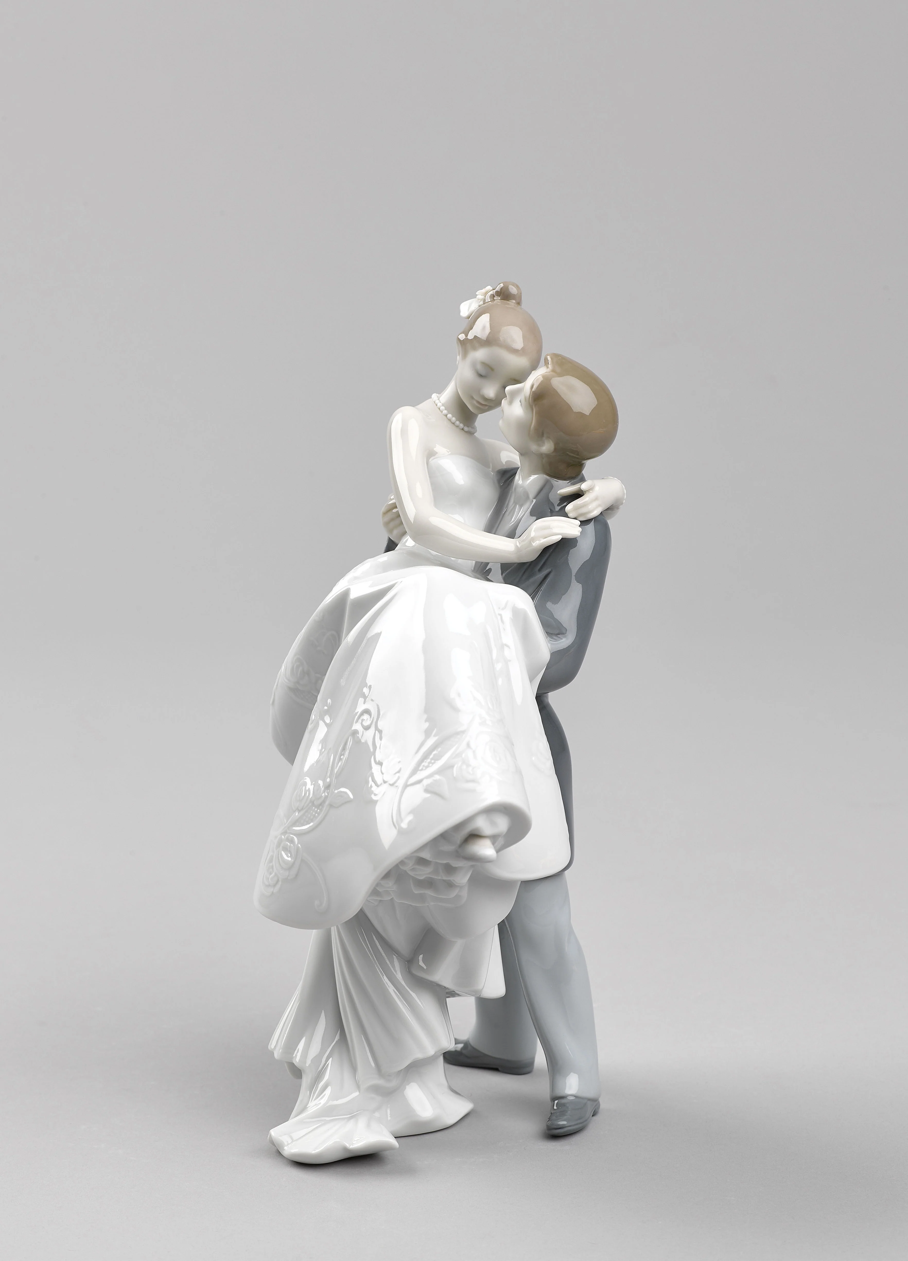 Lladro The Happiest Day Couple Figurine Type 356 - Image 3