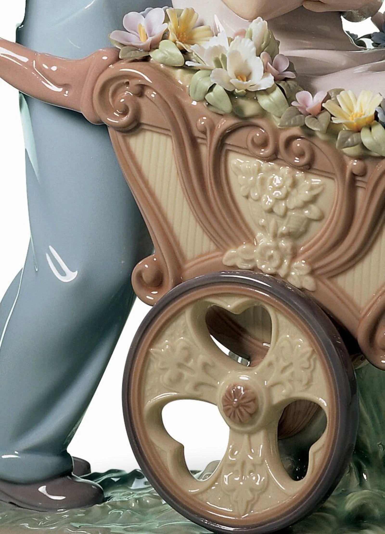 Lladro The Prettiest of All Couple Figurine - Image 4