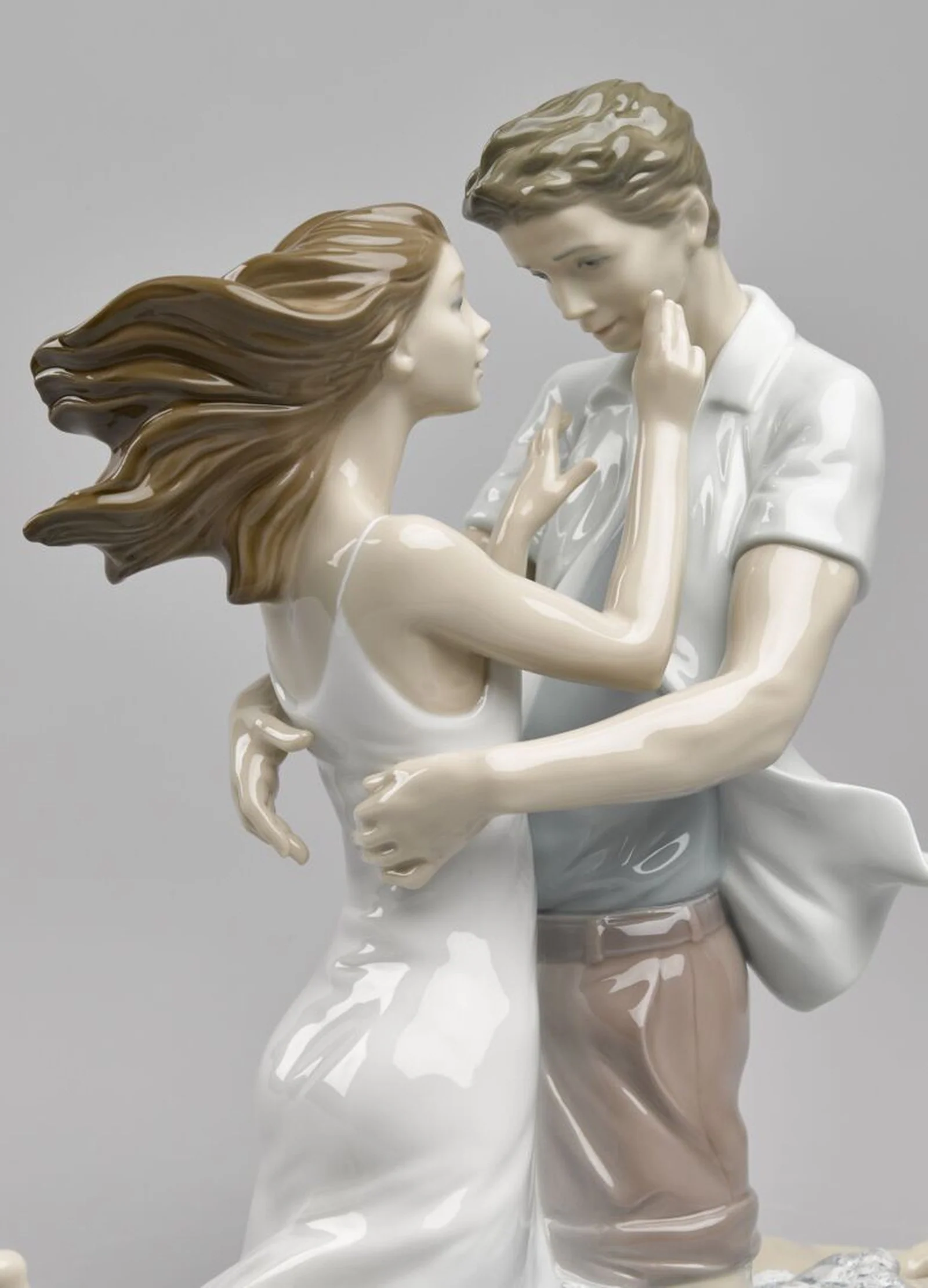 Lladro The Thrill of Love Couple Figurine - Image 3
