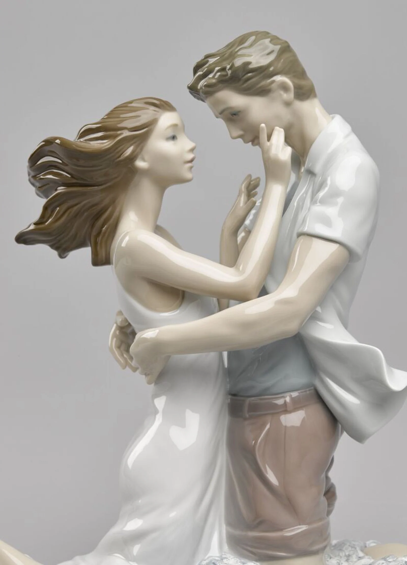 Lladro The Thrill of Love Couple Figurine - Image 4