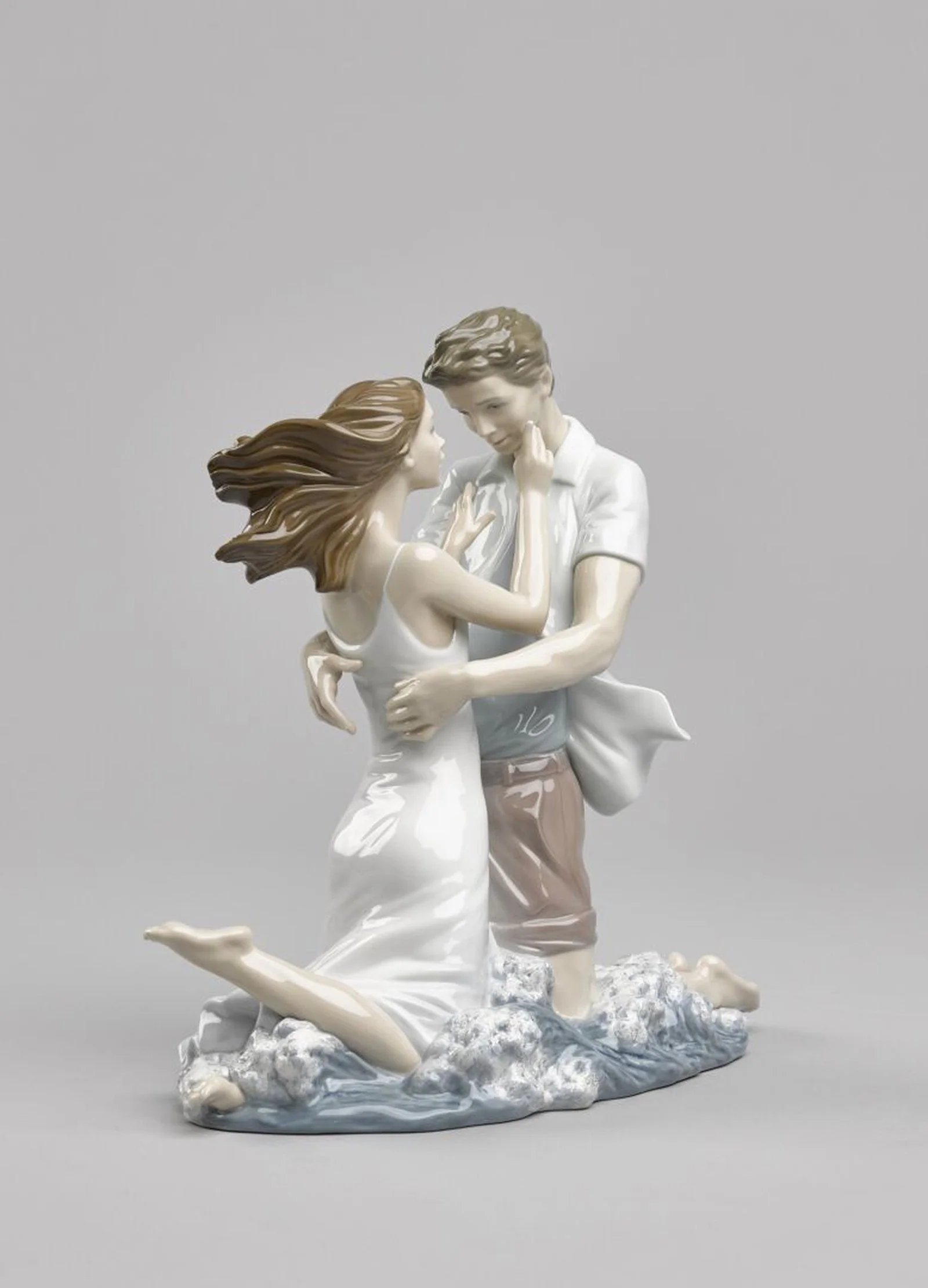 Lladro The Thrill of Love Couple Figurine - Image 5