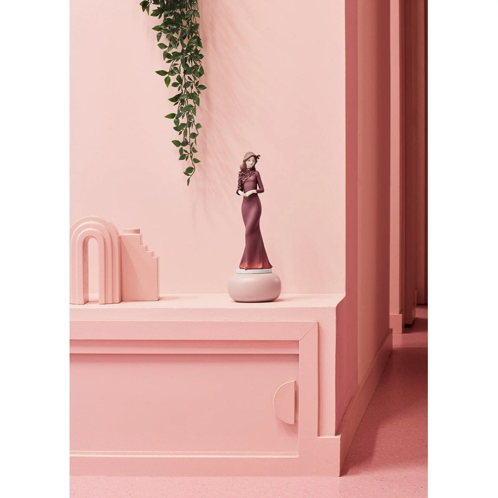 Lladro Timeless Style - Image 2