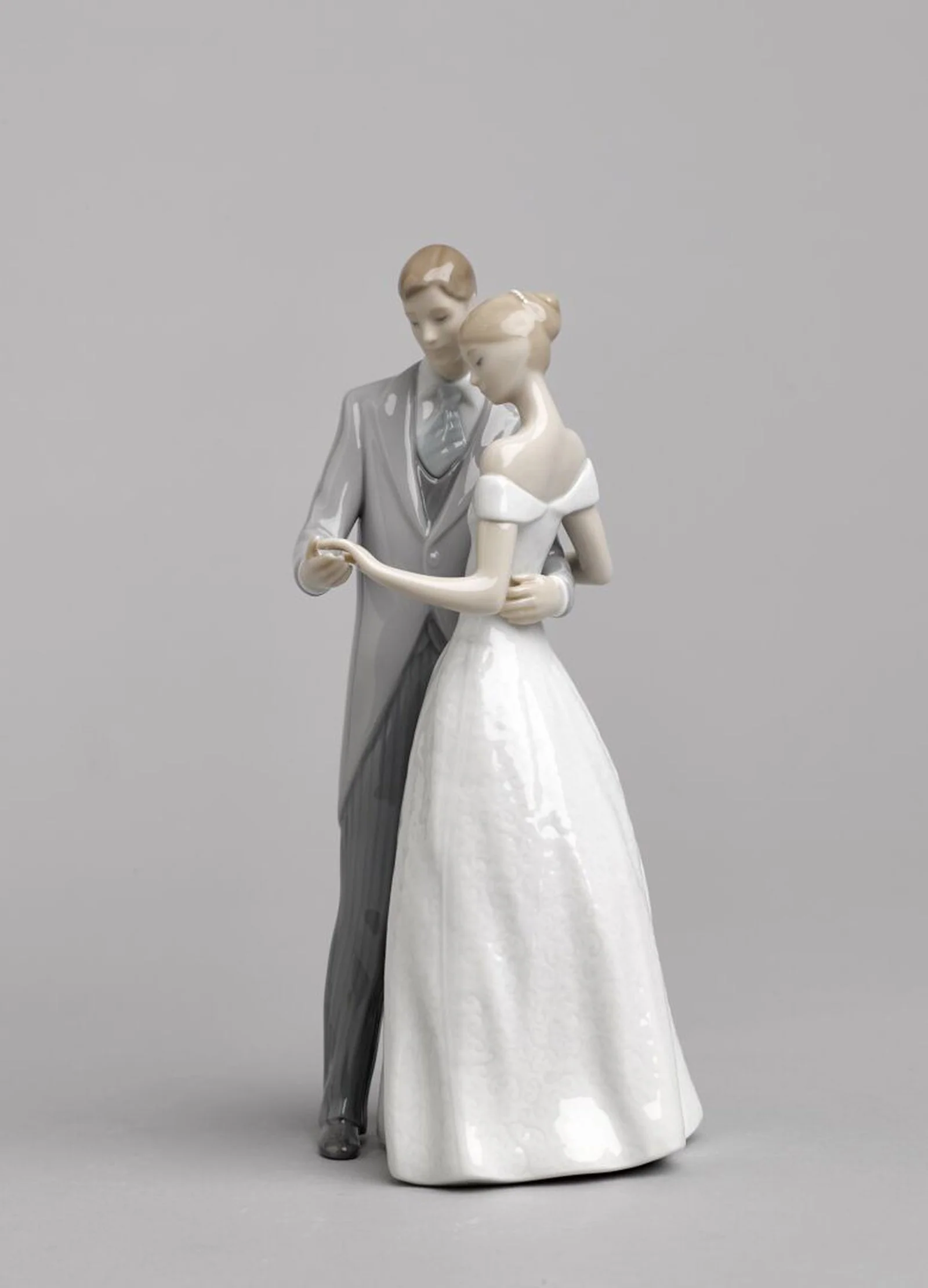 Lladro Together Forever Couple Figurine - Image 3