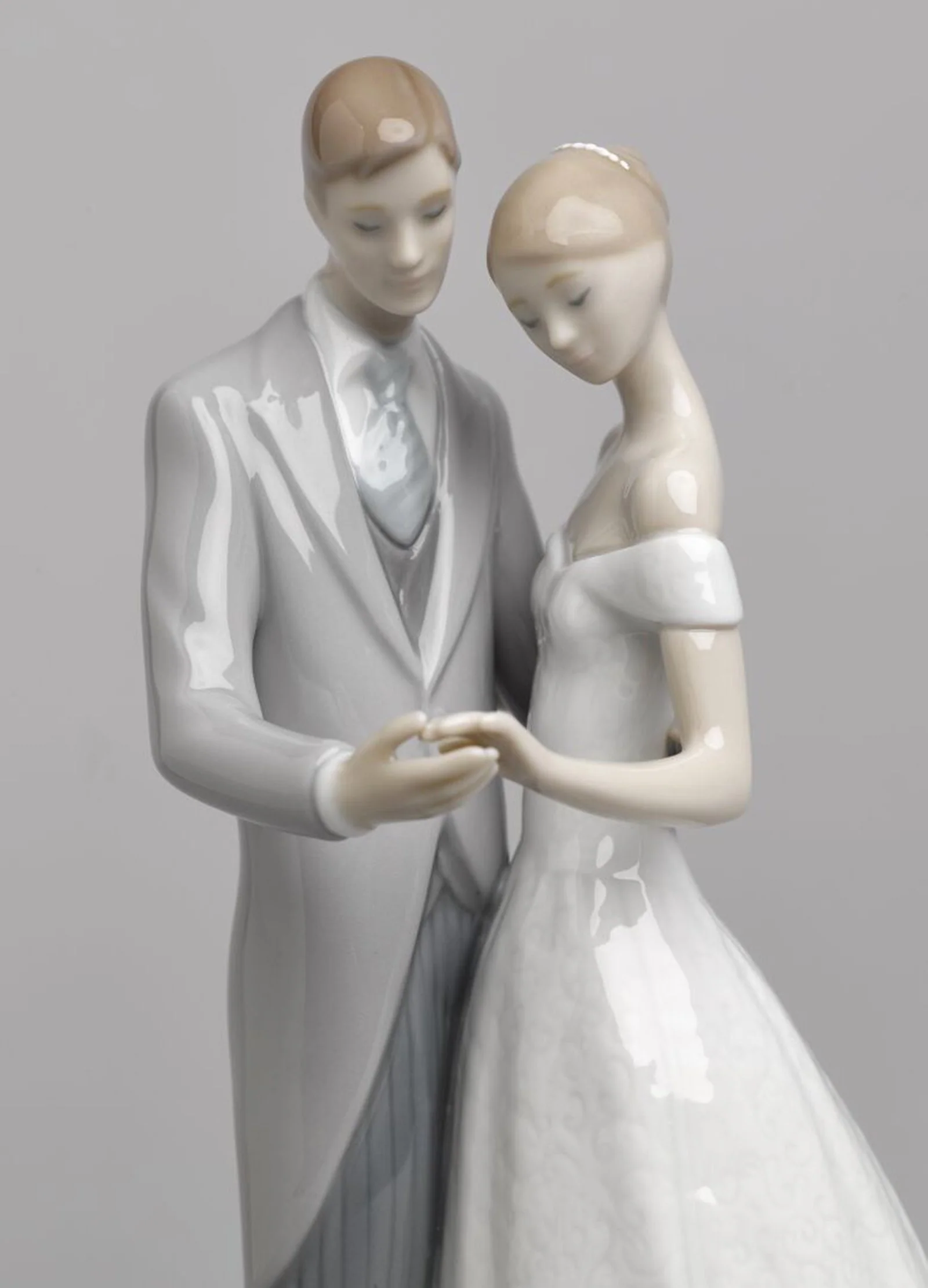Lladro Together Forever Couple Figurine - Image 5