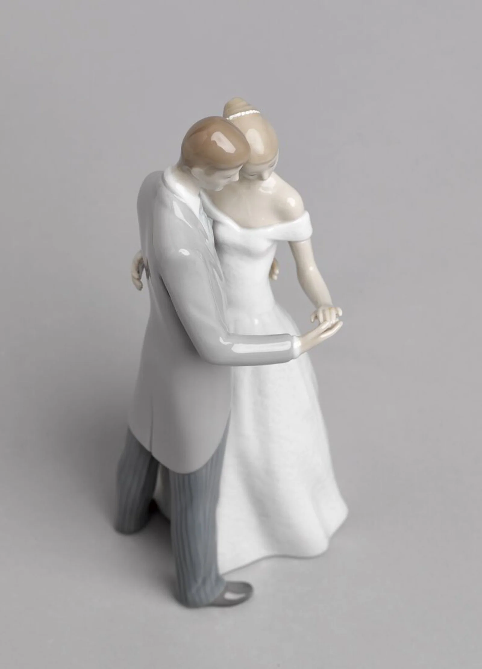Lladro Together Forever Couple Figurine - Image 6