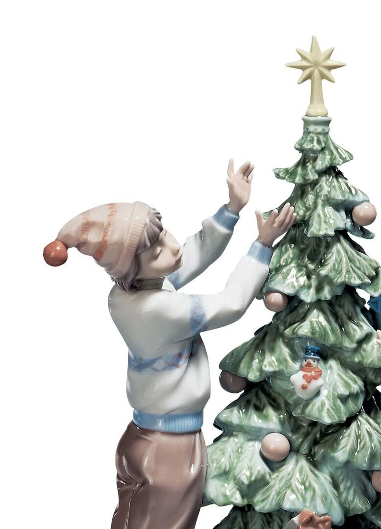 Lladro Trimming The Tree Figurine - Image 3