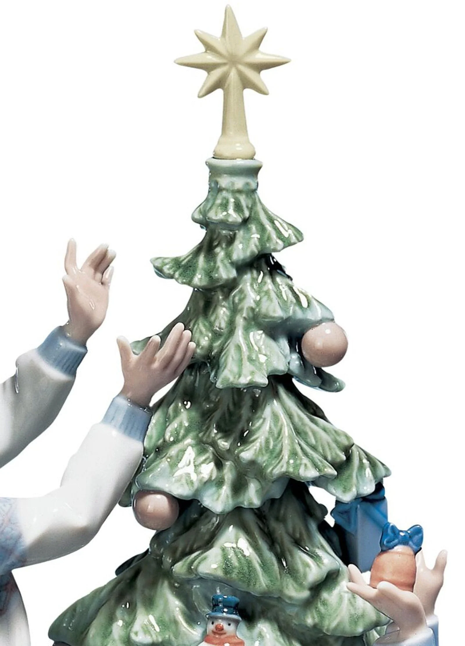 Lladro Trimming The Tree Figurine - Image 5