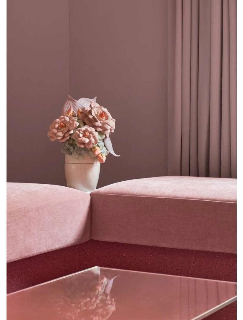 Lladro Vase With Flowers - Image 2