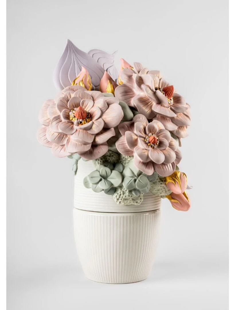 Lladro Vase With Flowers - Image 3