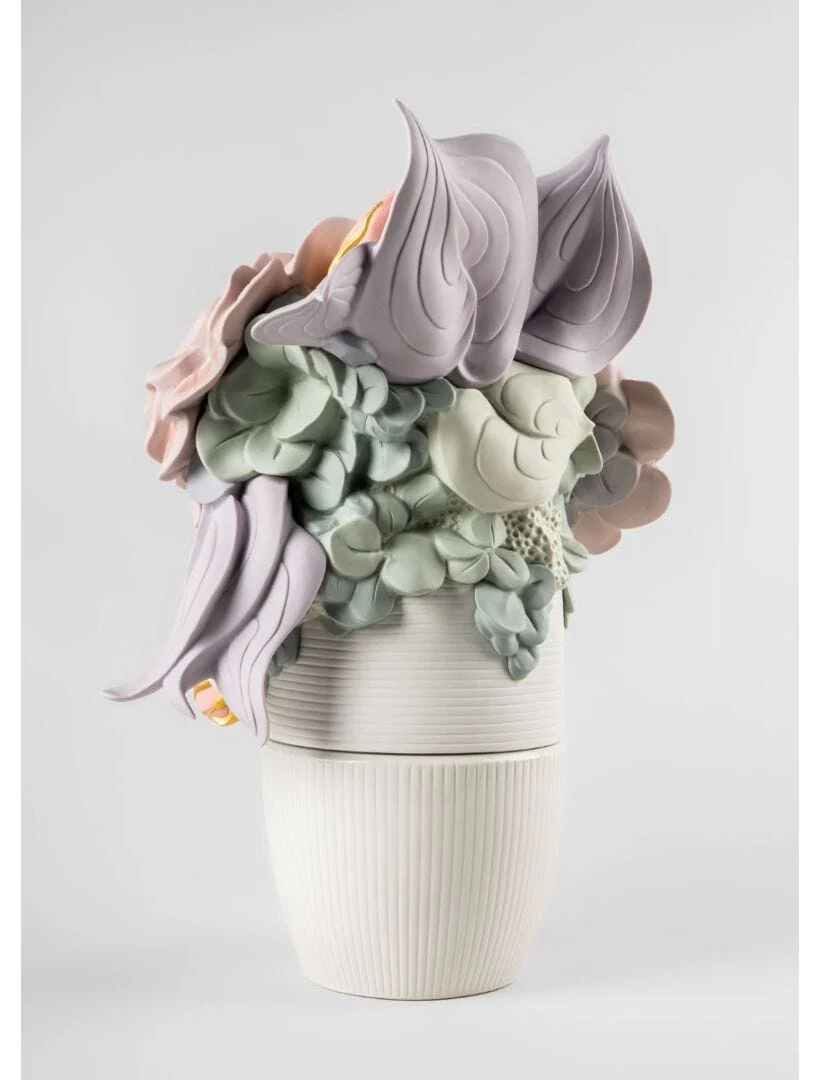 Lladro Vase With Flowers - Image 4