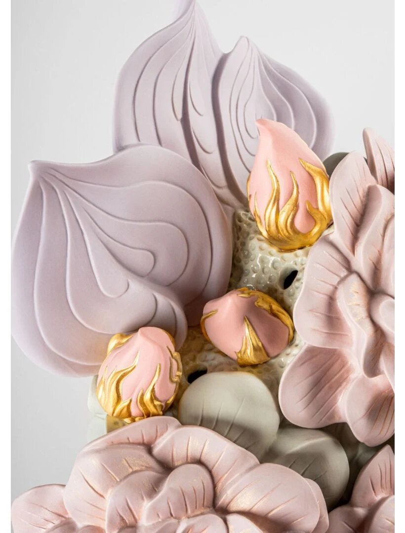 Lladro Vase With Flowers - Image 5