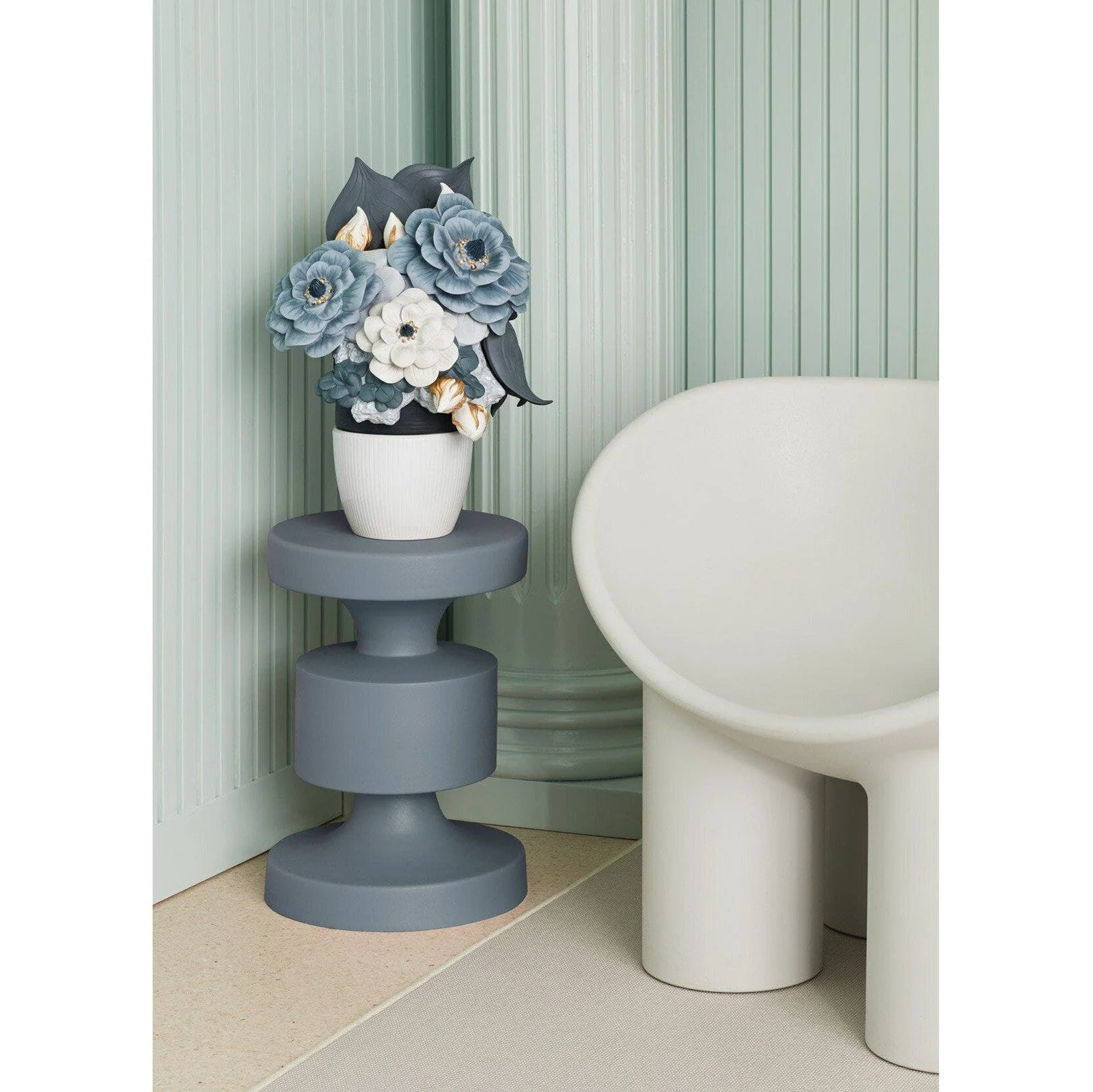 Lladro Vase With Flowers (Blue) - Image 2