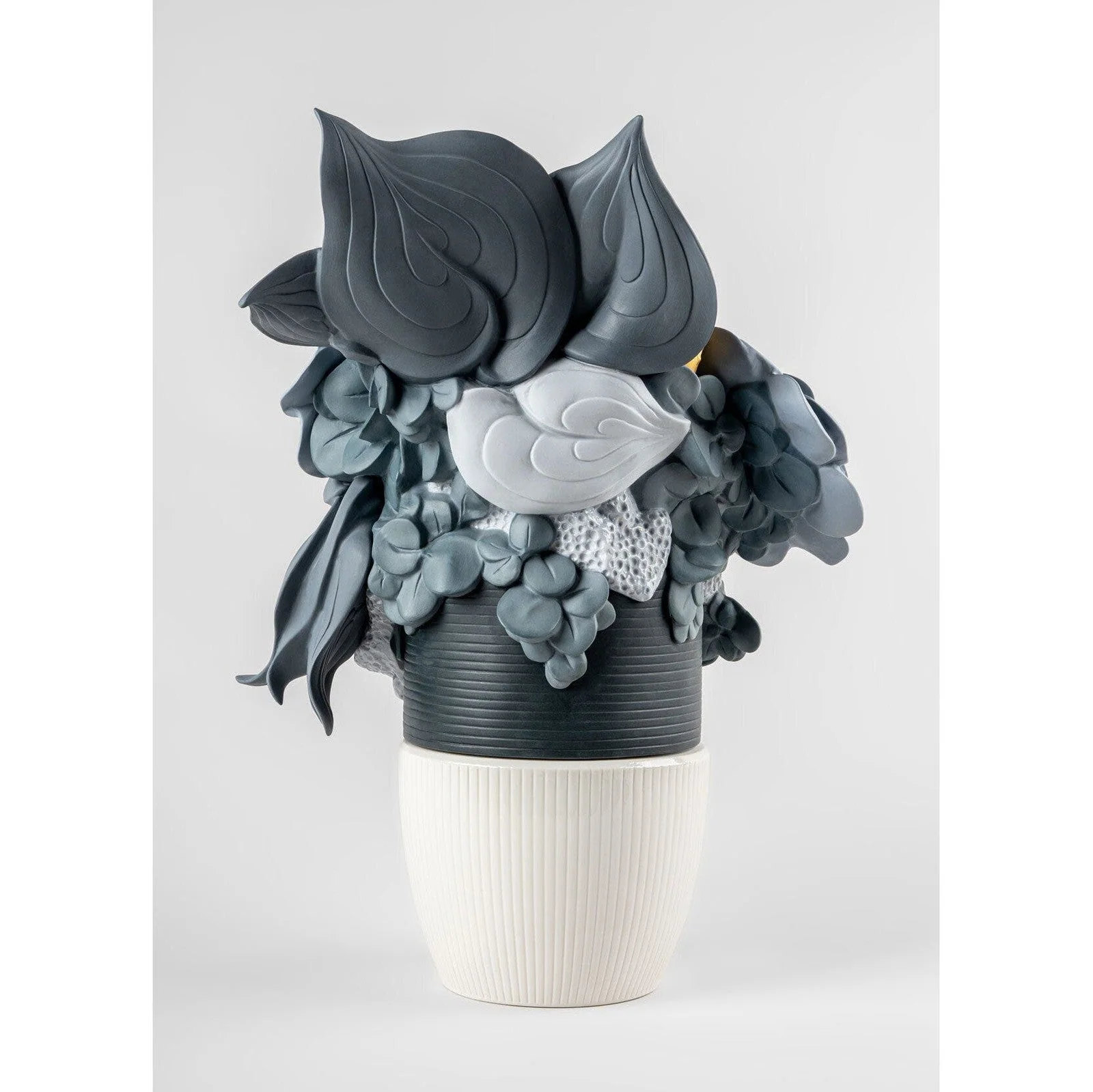 Lladro Vase With Flowers (Blue) - Image 4