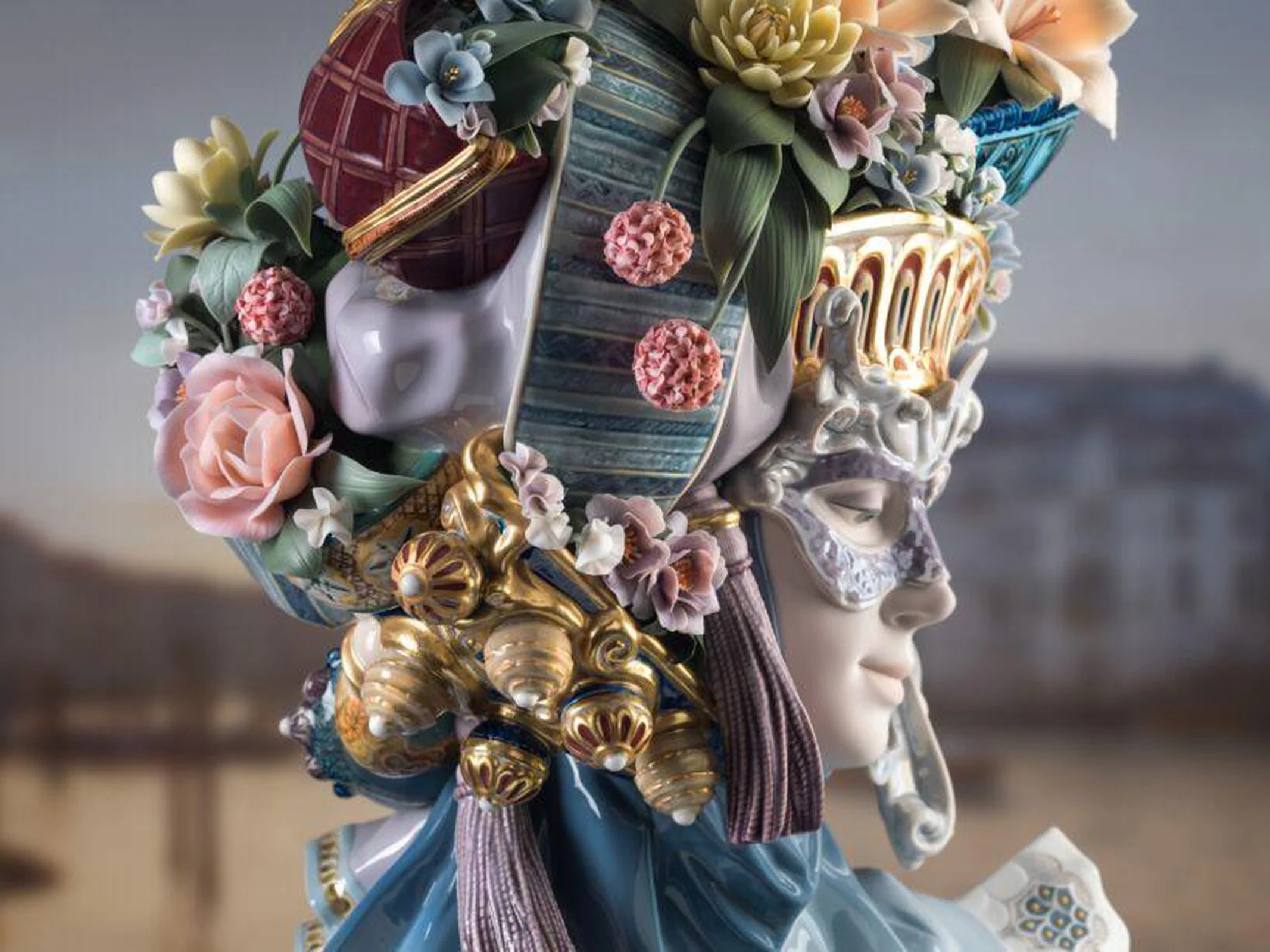 Lladro Venetian Fantasy woman Sculpture - Limited Edition - Image 3