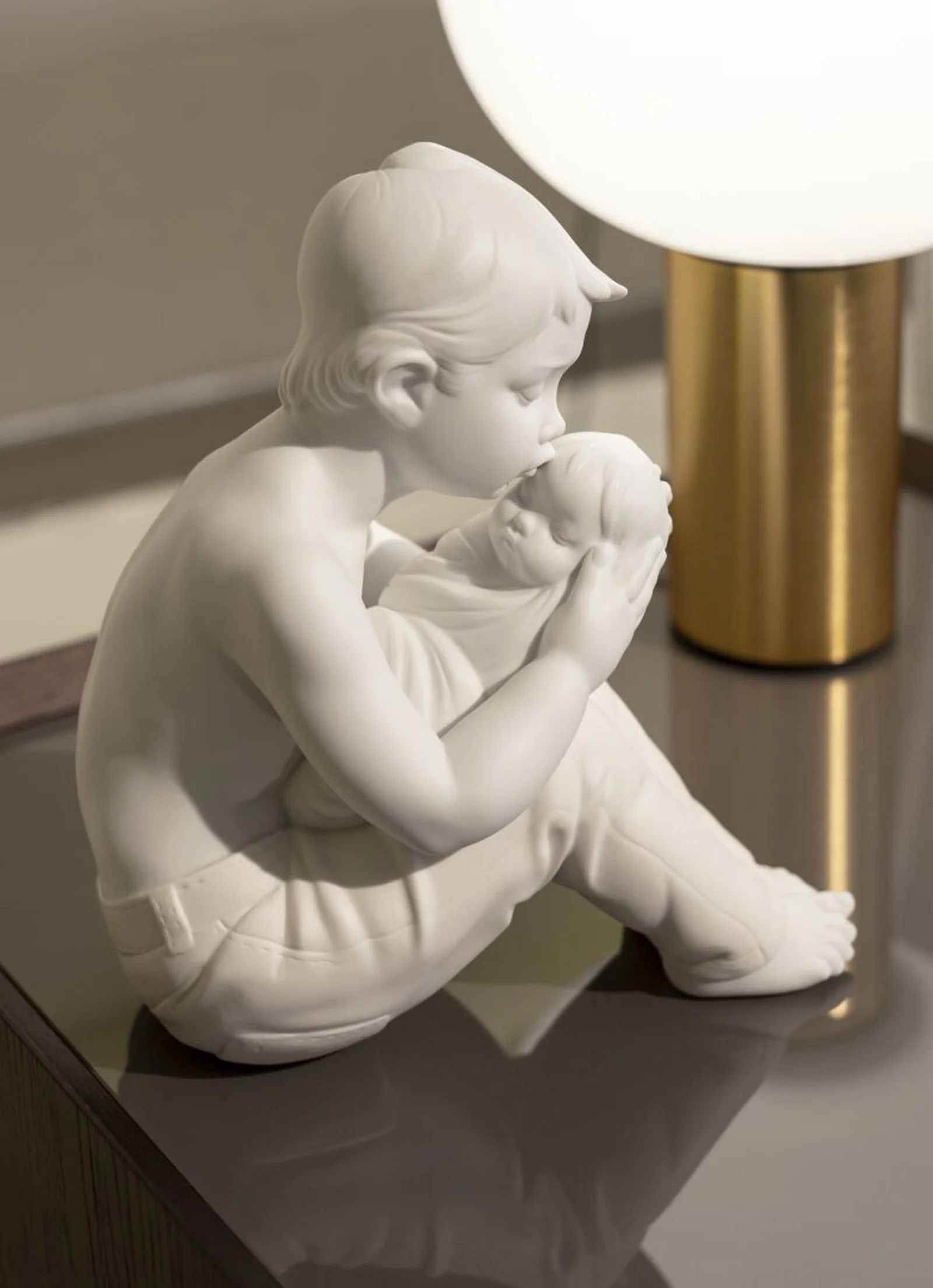 Lladro Welcome Home Children Figurine - Image 2