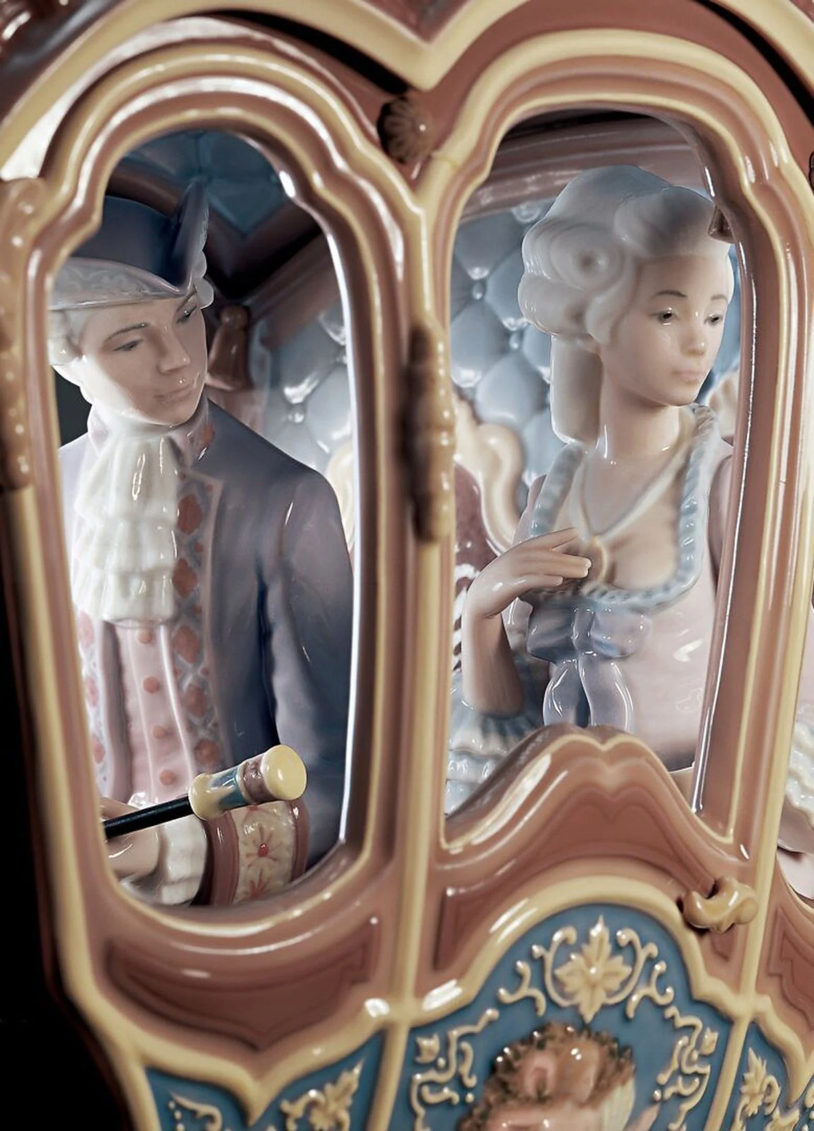 Lladro XVIIIth Century Coach Sculpture - Limited Edition - Image 4