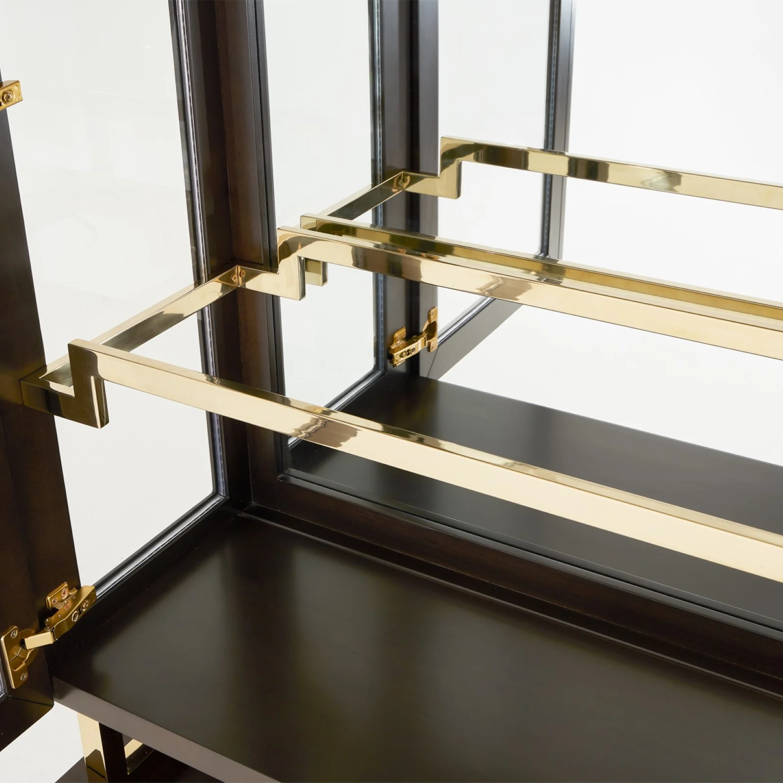 Michael Amini Belmont Place Display Cabinet - Espresso - Image 10