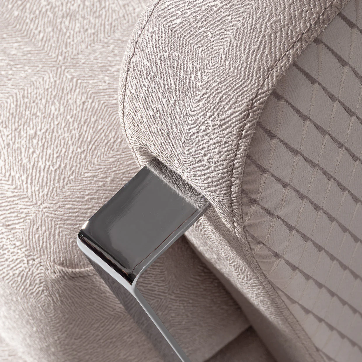 Michael Amini Carmela Chair - Image 36