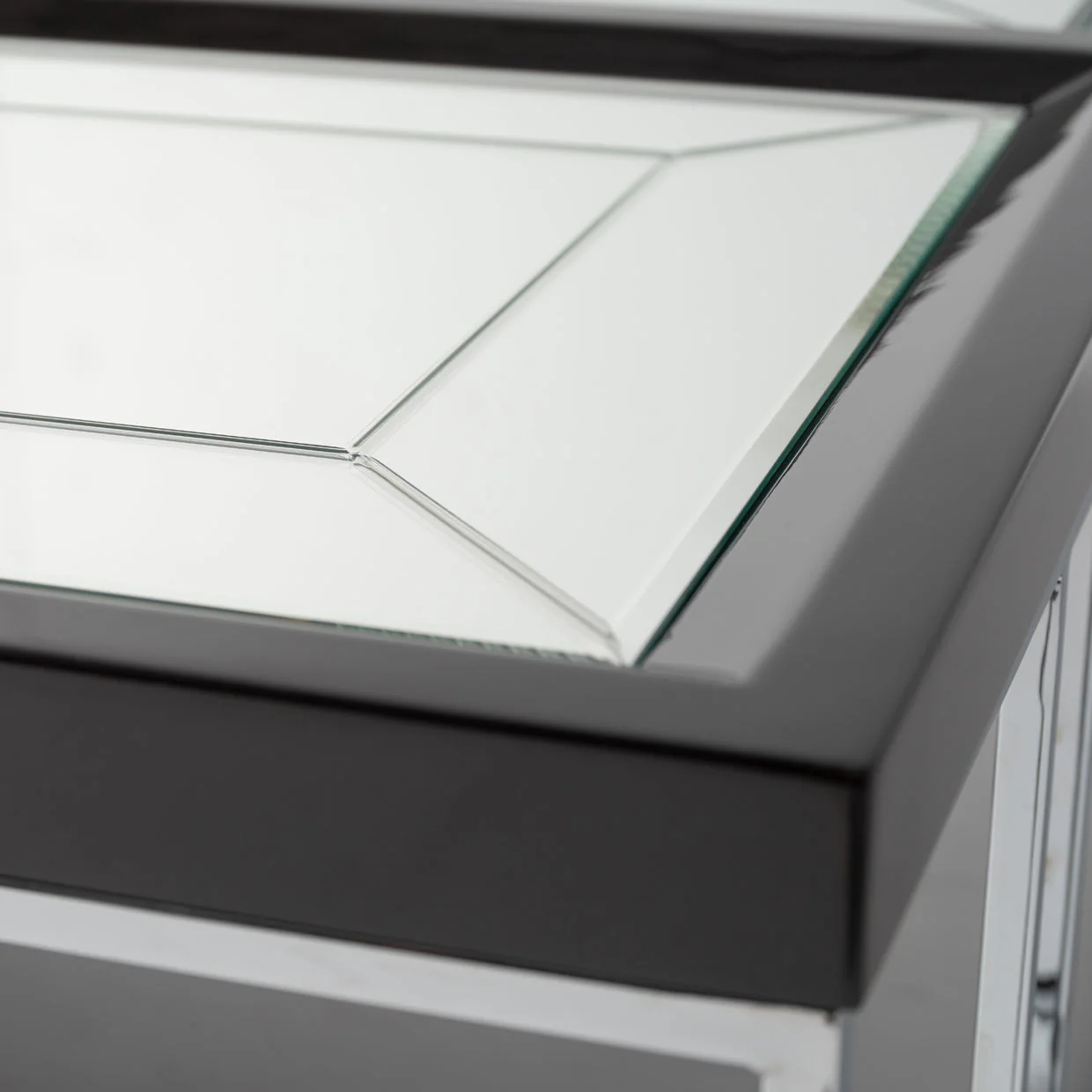 Michael Amini Carmela Cocktail Table - Image 17