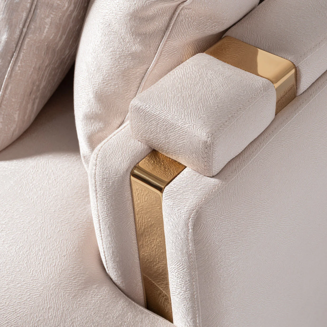 Michael Amini Carmela Mansion Sofa - Image 17