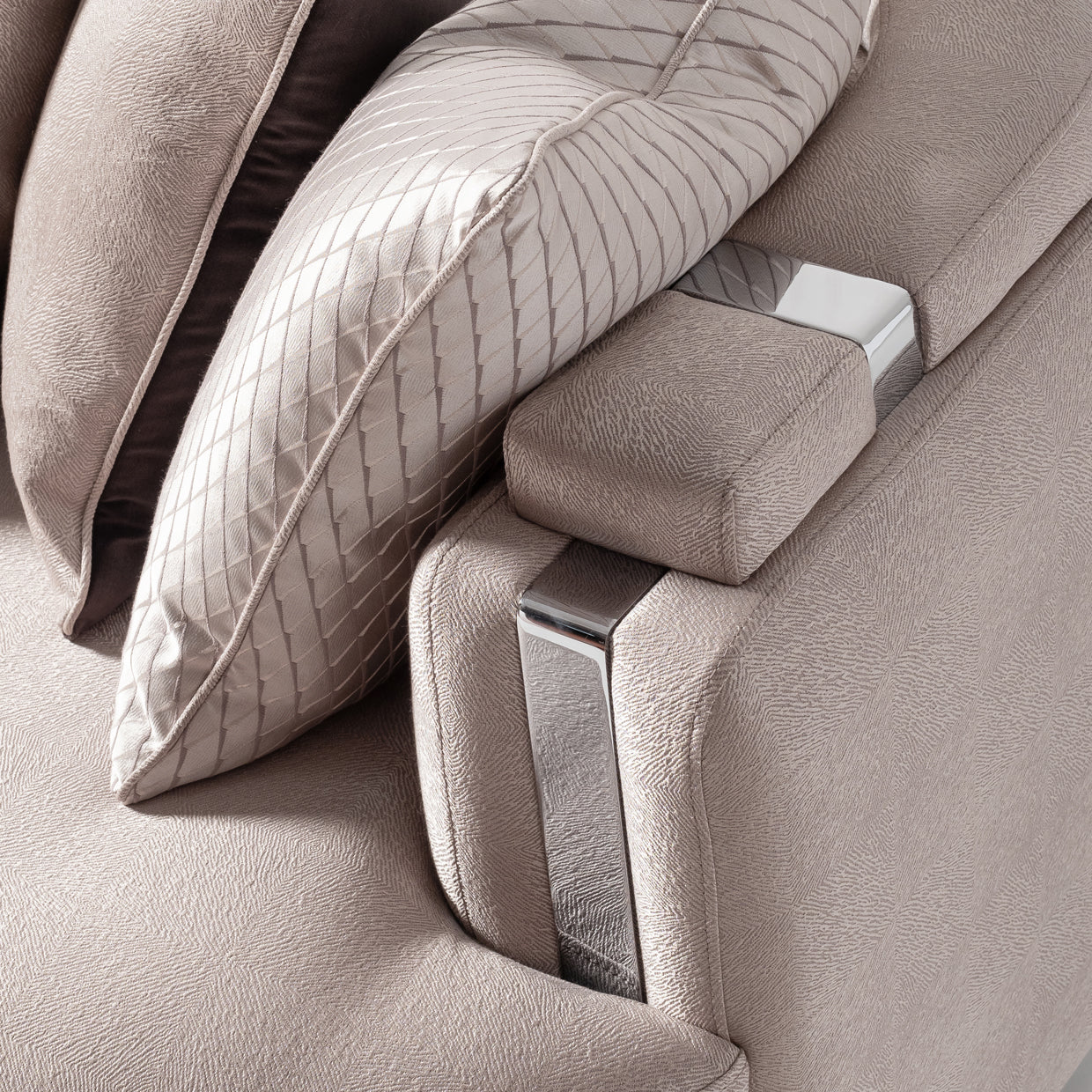 Michael Amini Carmela Mansion Sofa - Image 31