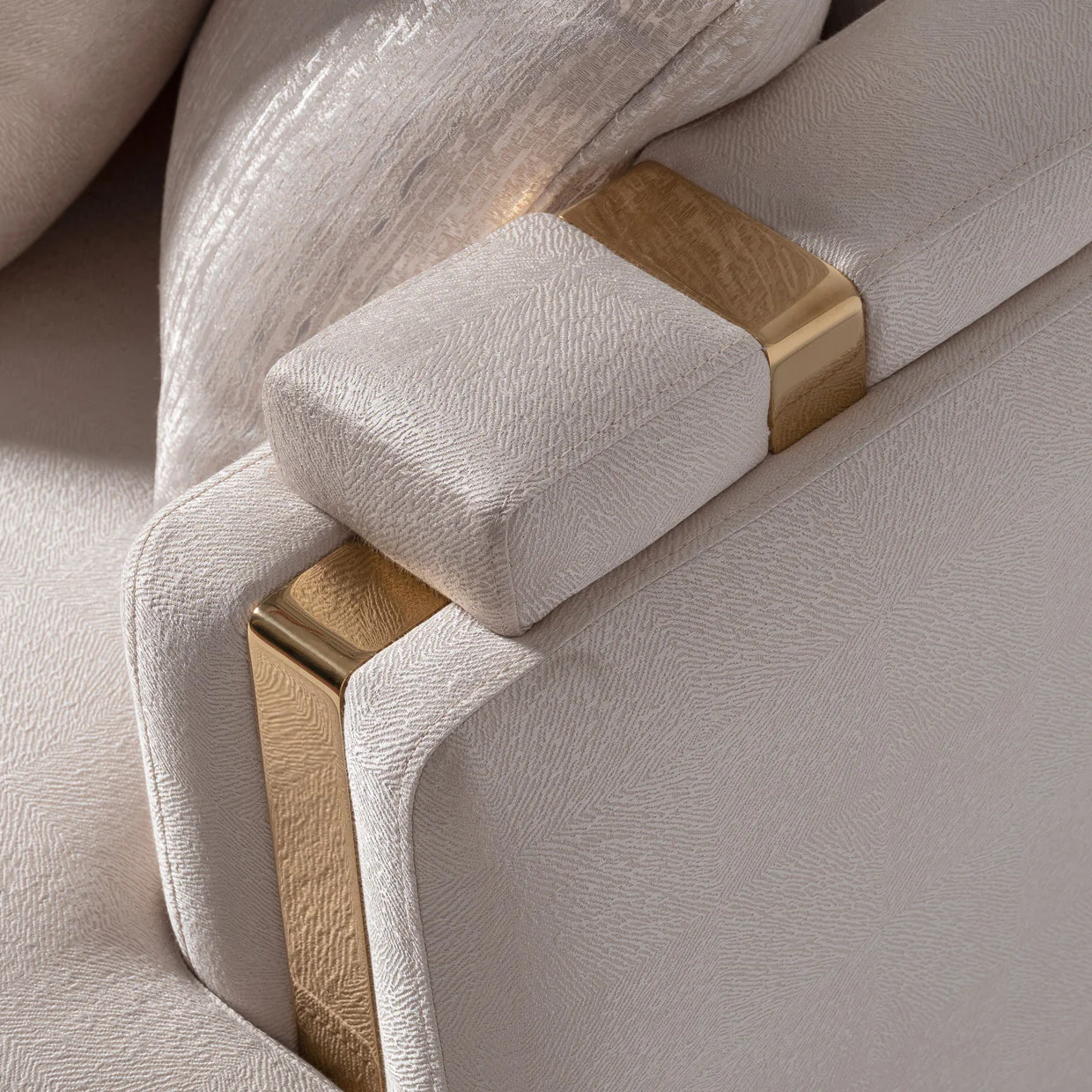 Michael Amini Carmela Sofa - Image 16
