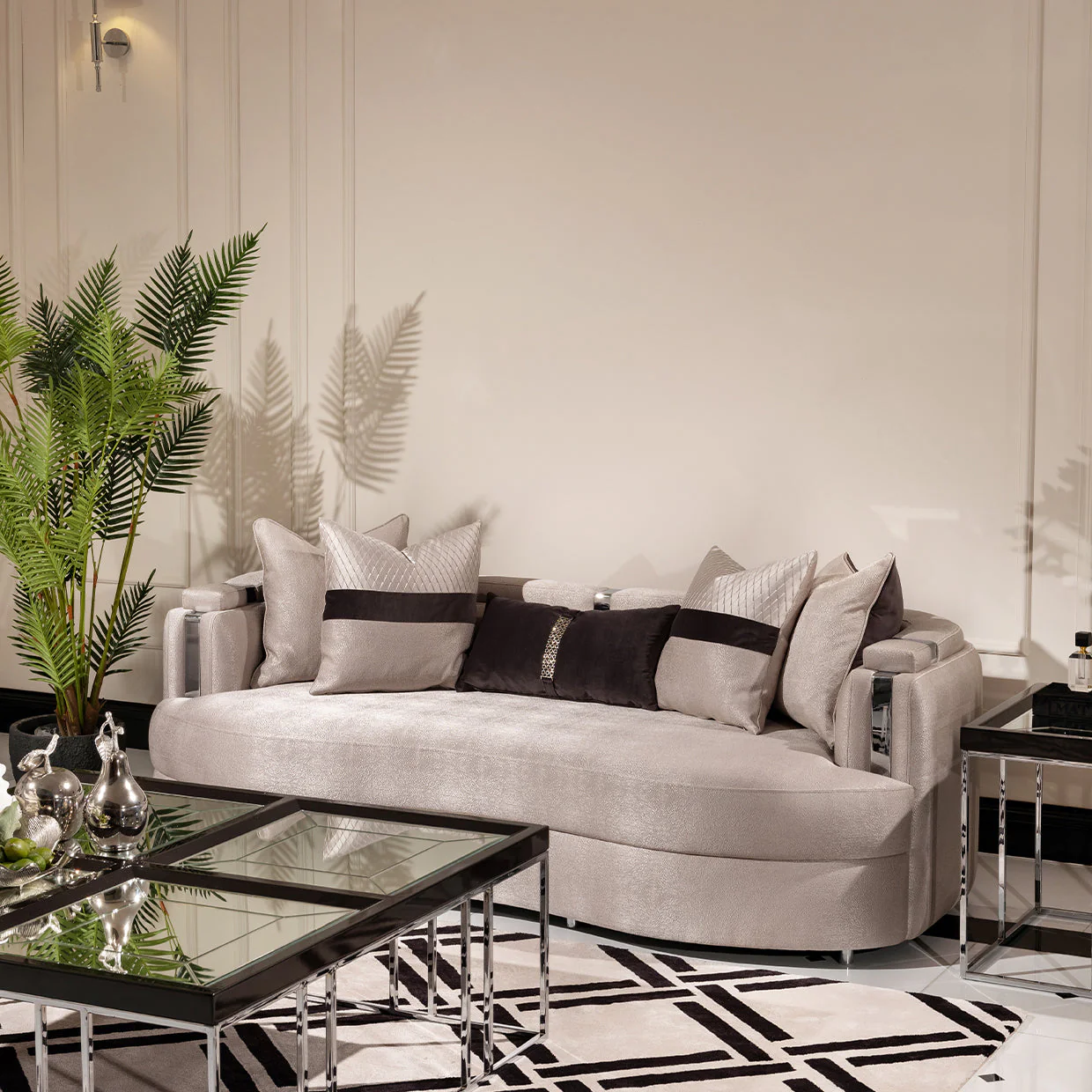 Michael Amini Carmela Sofa - Image 21