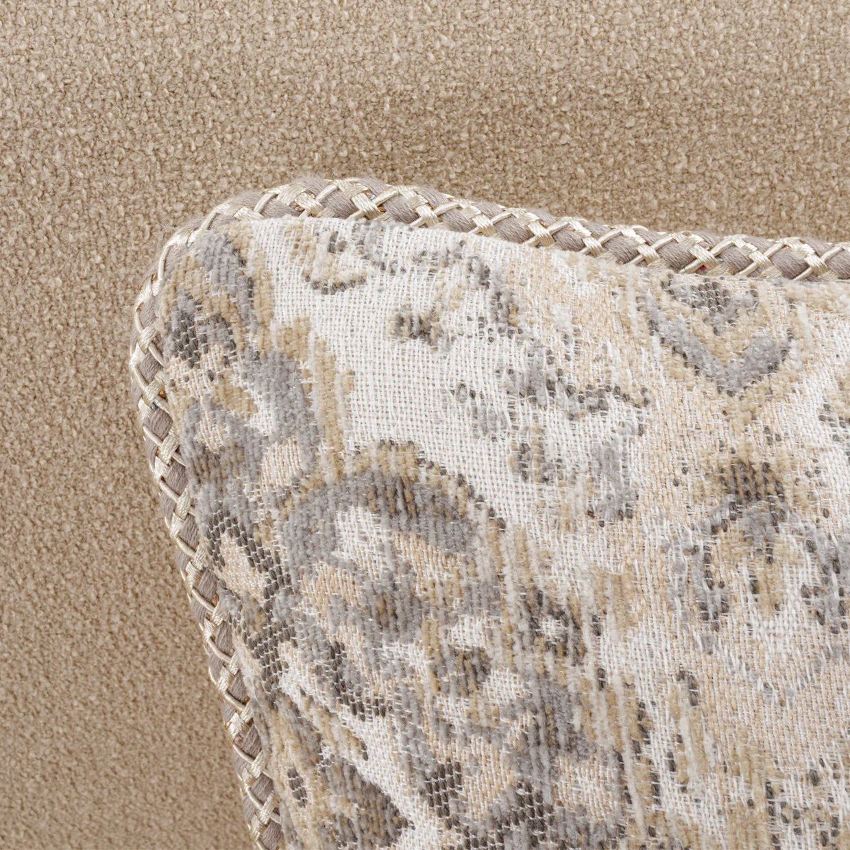 Michael Amini Chamberi Sectional - Image 27