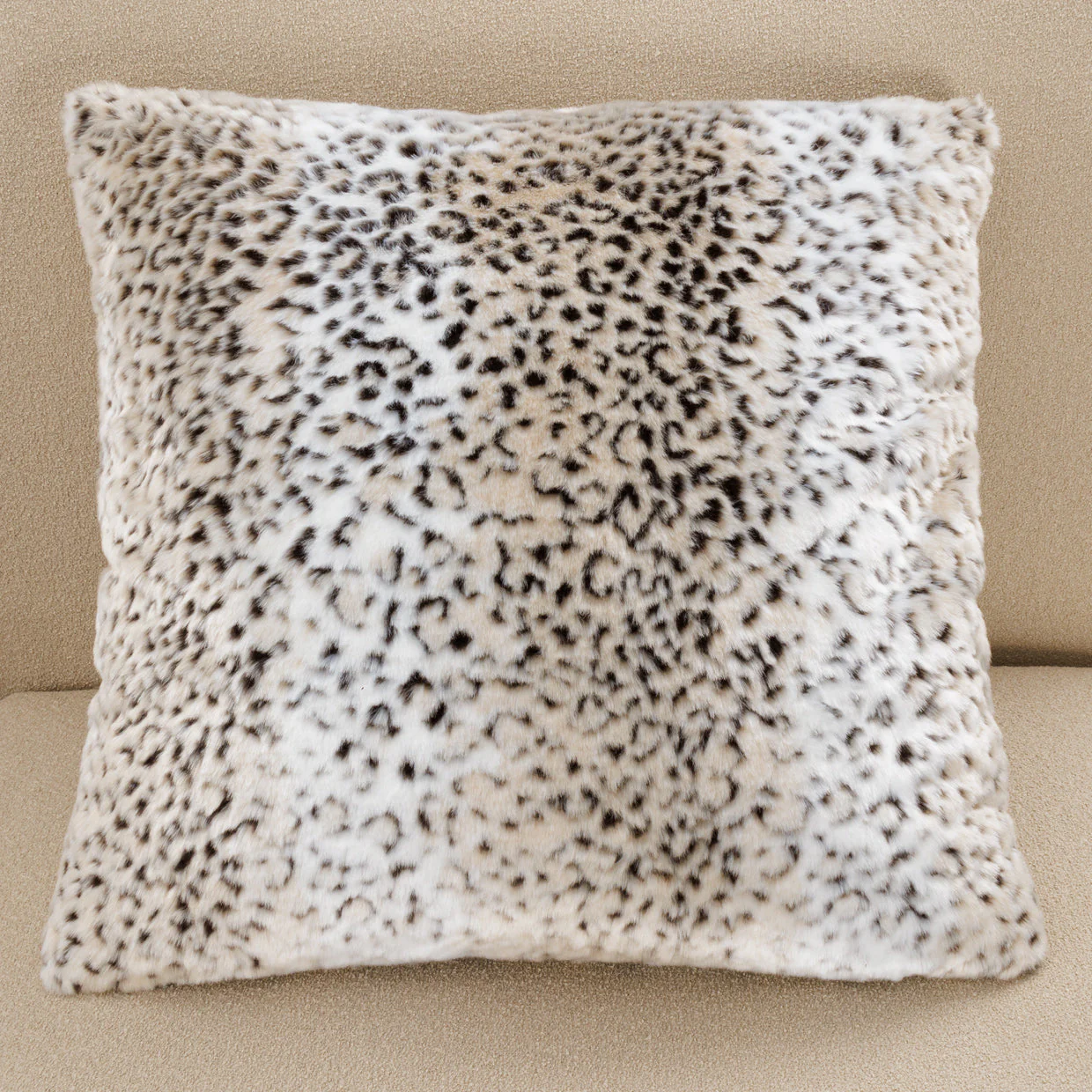 Michael Amini Chamberi Sectional - Image 28