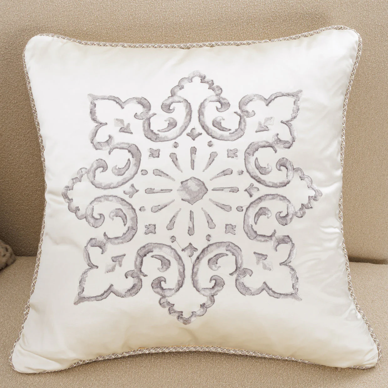 Michael Amini Chamberi Sectional - Image 31
