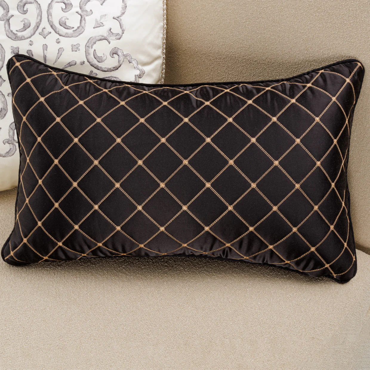 Michael Amini Chamberi Sectional - Image 33