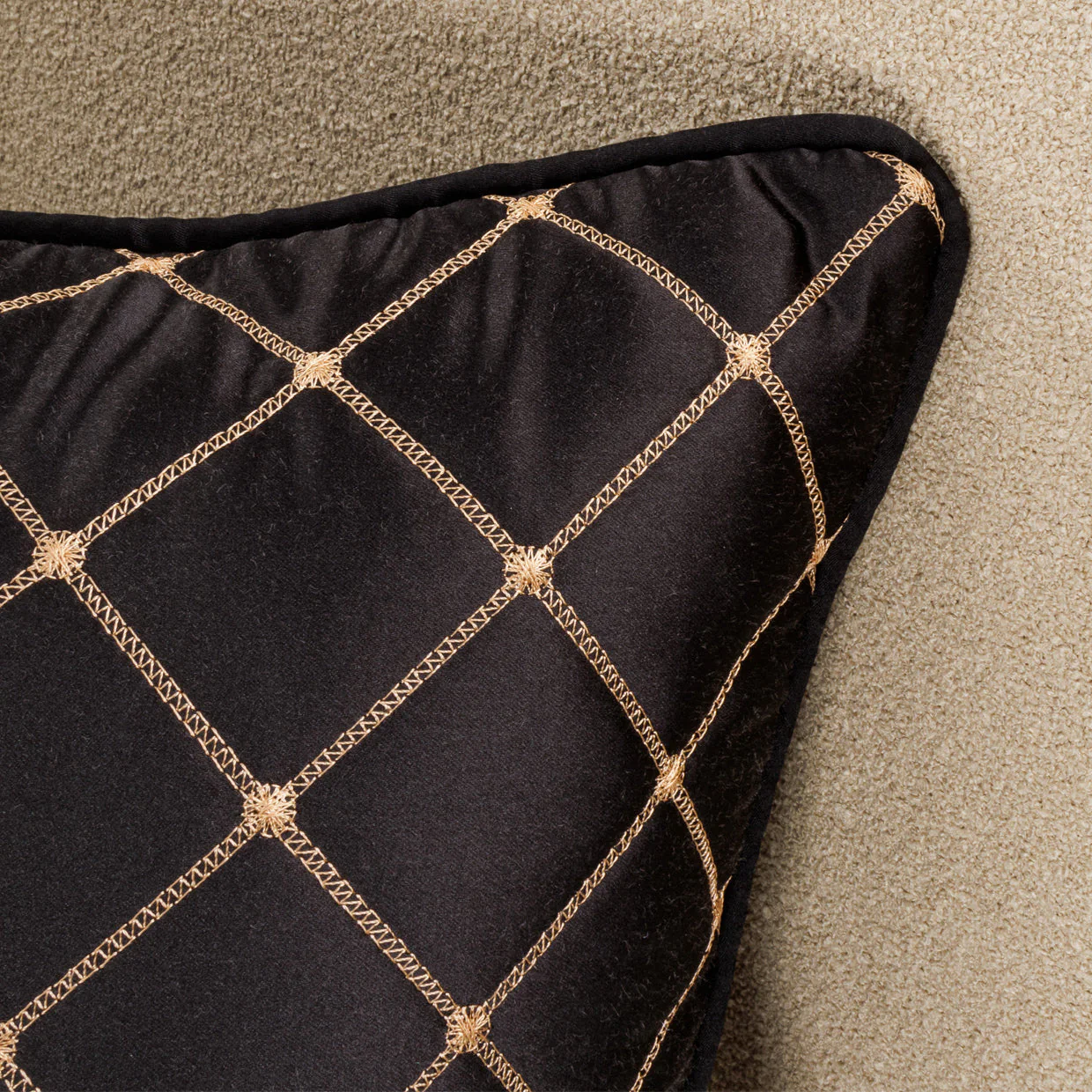 Michael Amini Chamberi Sectional - Image 34