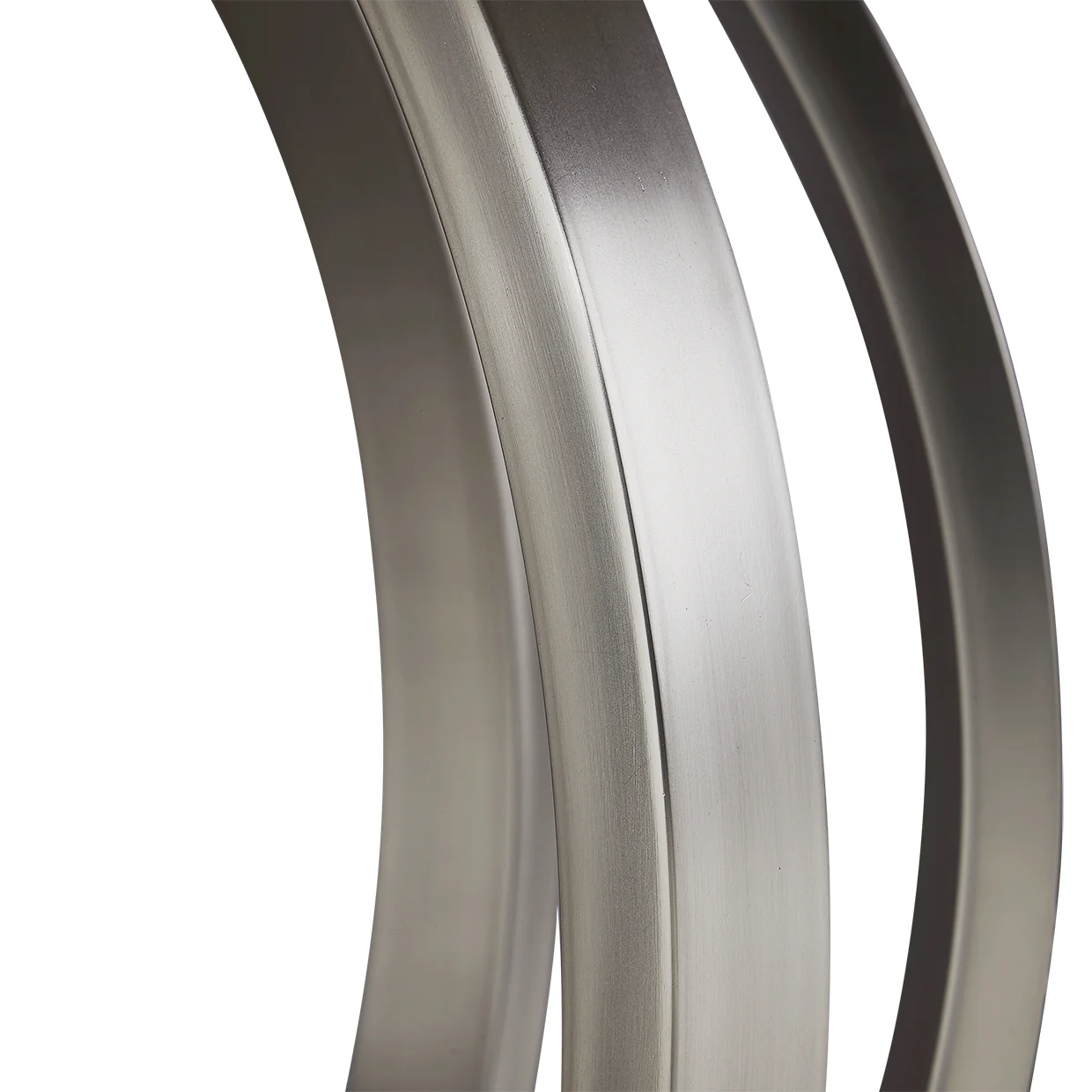 Michael Amini Eclipse Round Dining Table Moonlight - Image 6