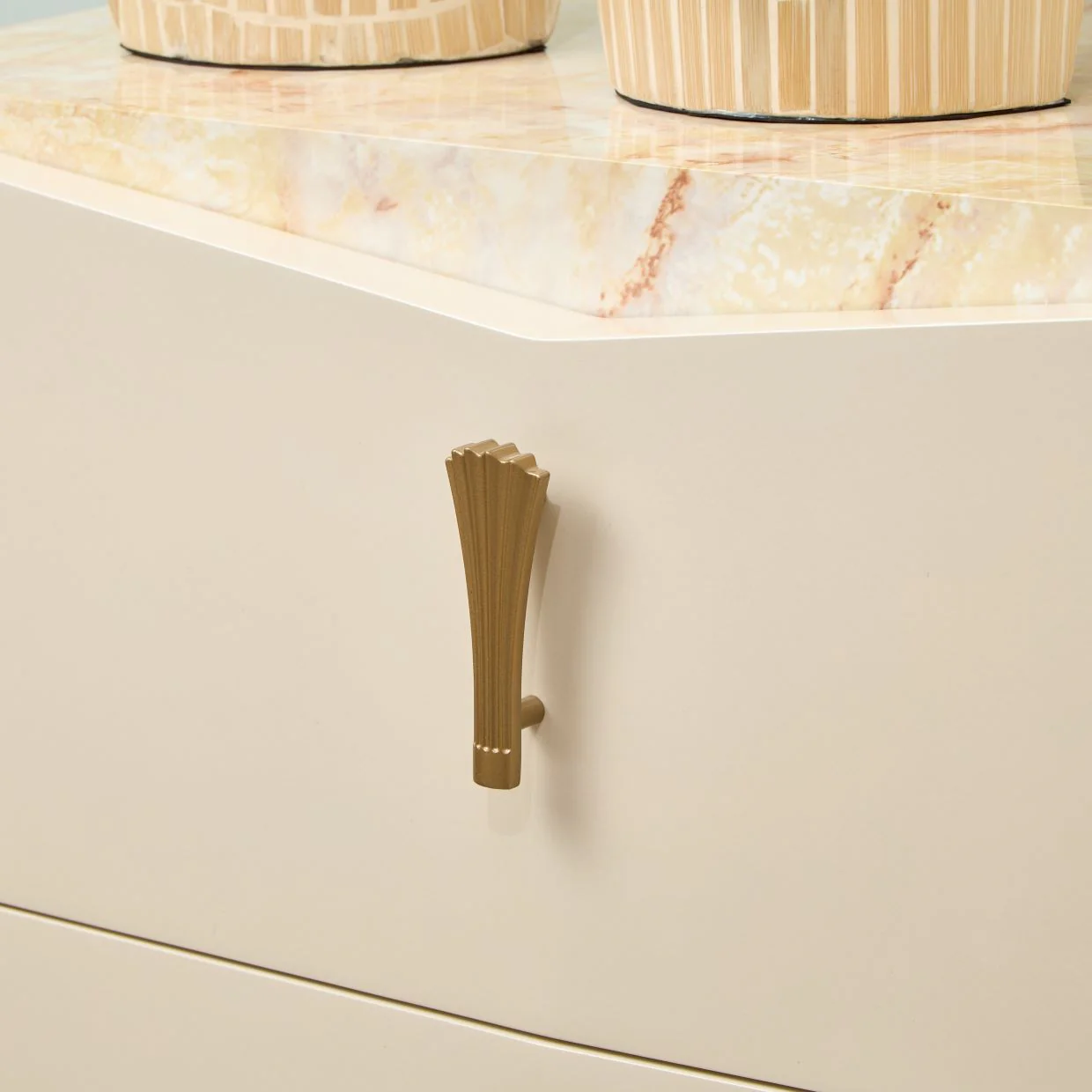 Michael Amini Fantosini Gold 10-Drawer Chest - Image 2