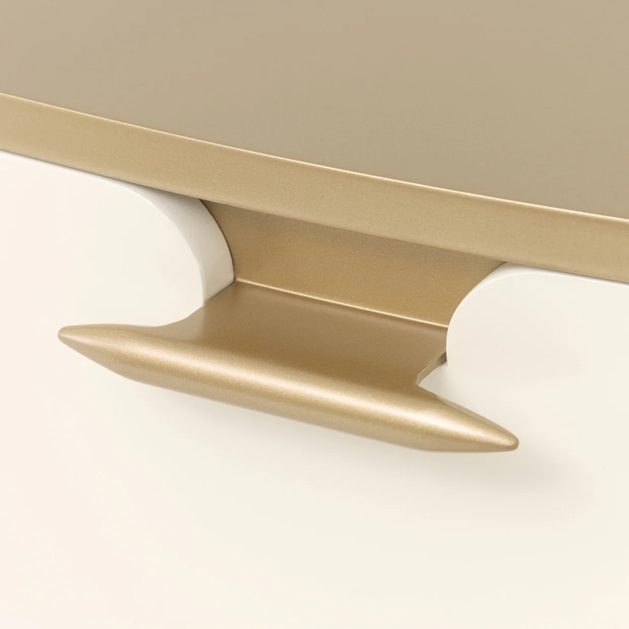 Michael Amini La Terrazza 5-Drawer Chest - Image 7