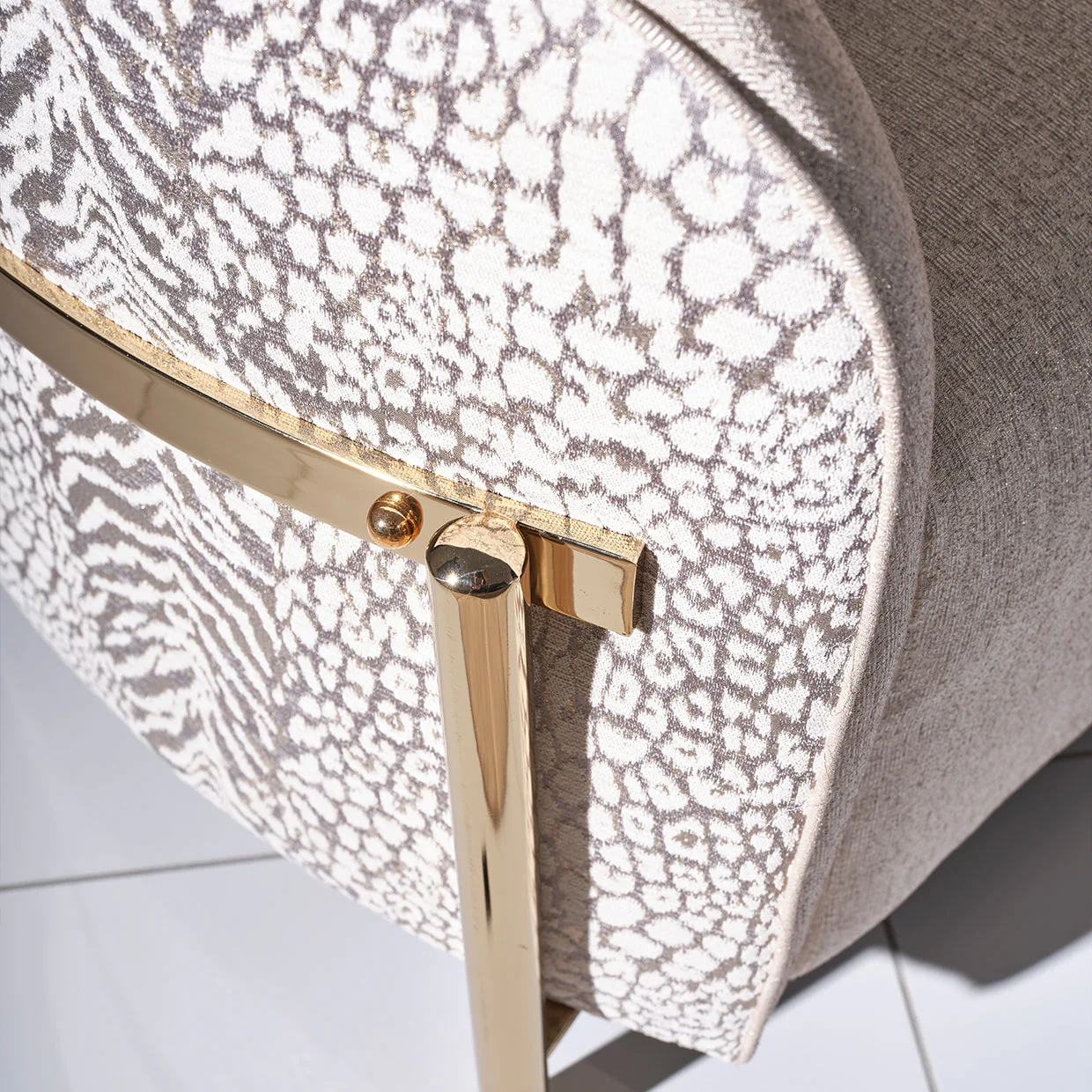 Michael Amini Lisbon Chair - Image 29