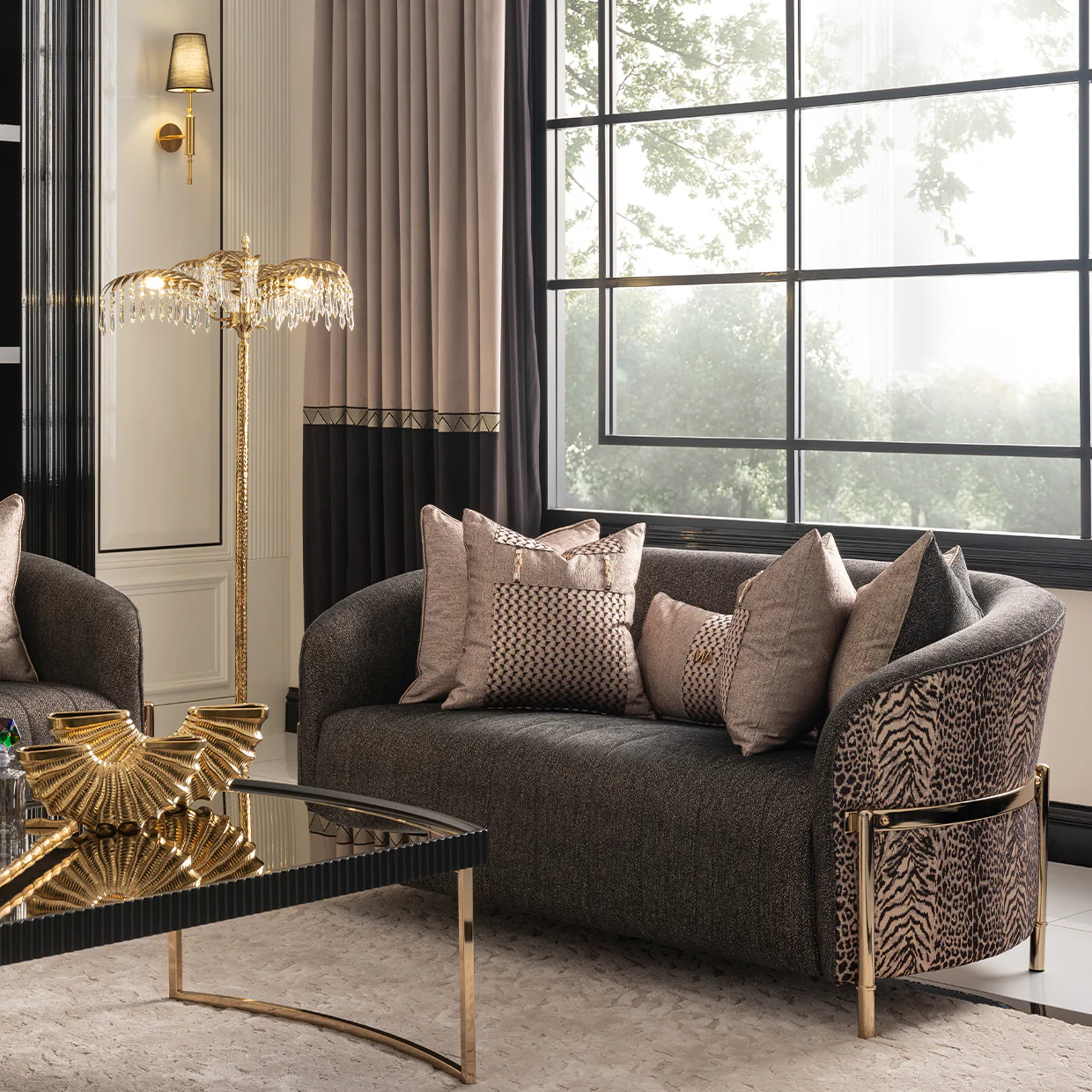 Michael Amini Lisbon Loveseat - Onyx/Gold - Image 2