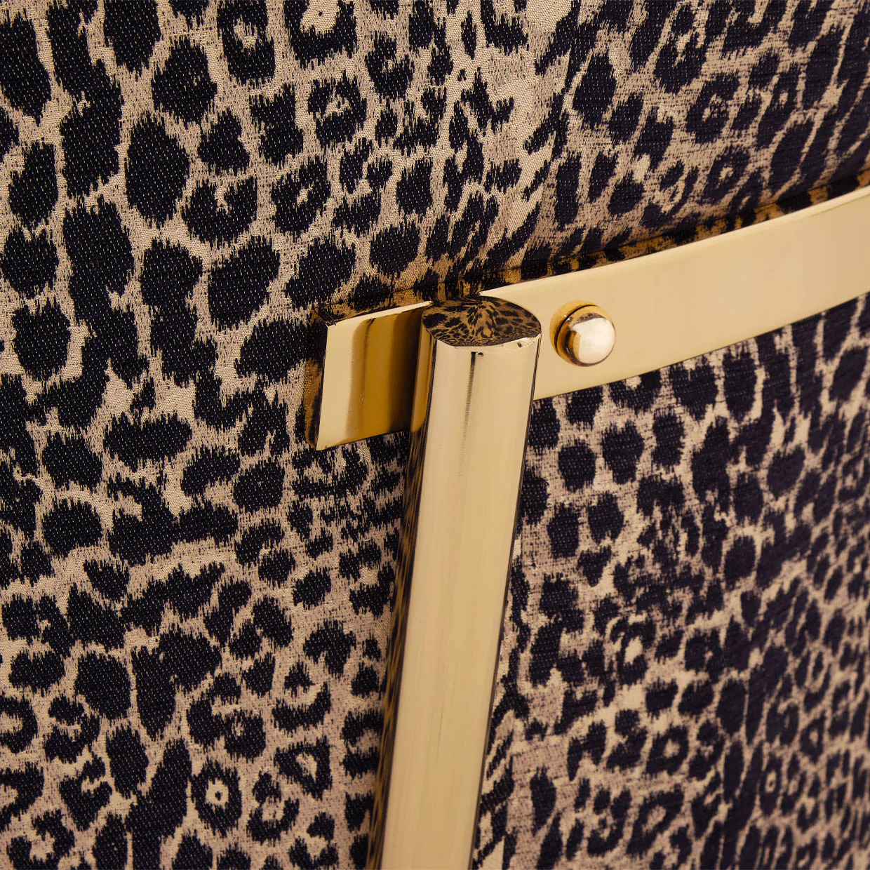 Michael Amini Lisbon Loveseat - Onyx/Gold - Image 5