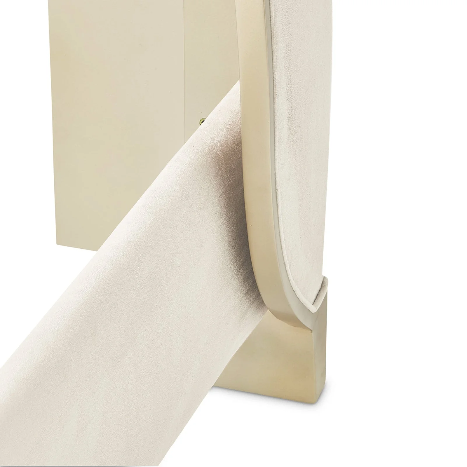 Michael Amini Malibu Crest Curved Panel Bed - Image 9