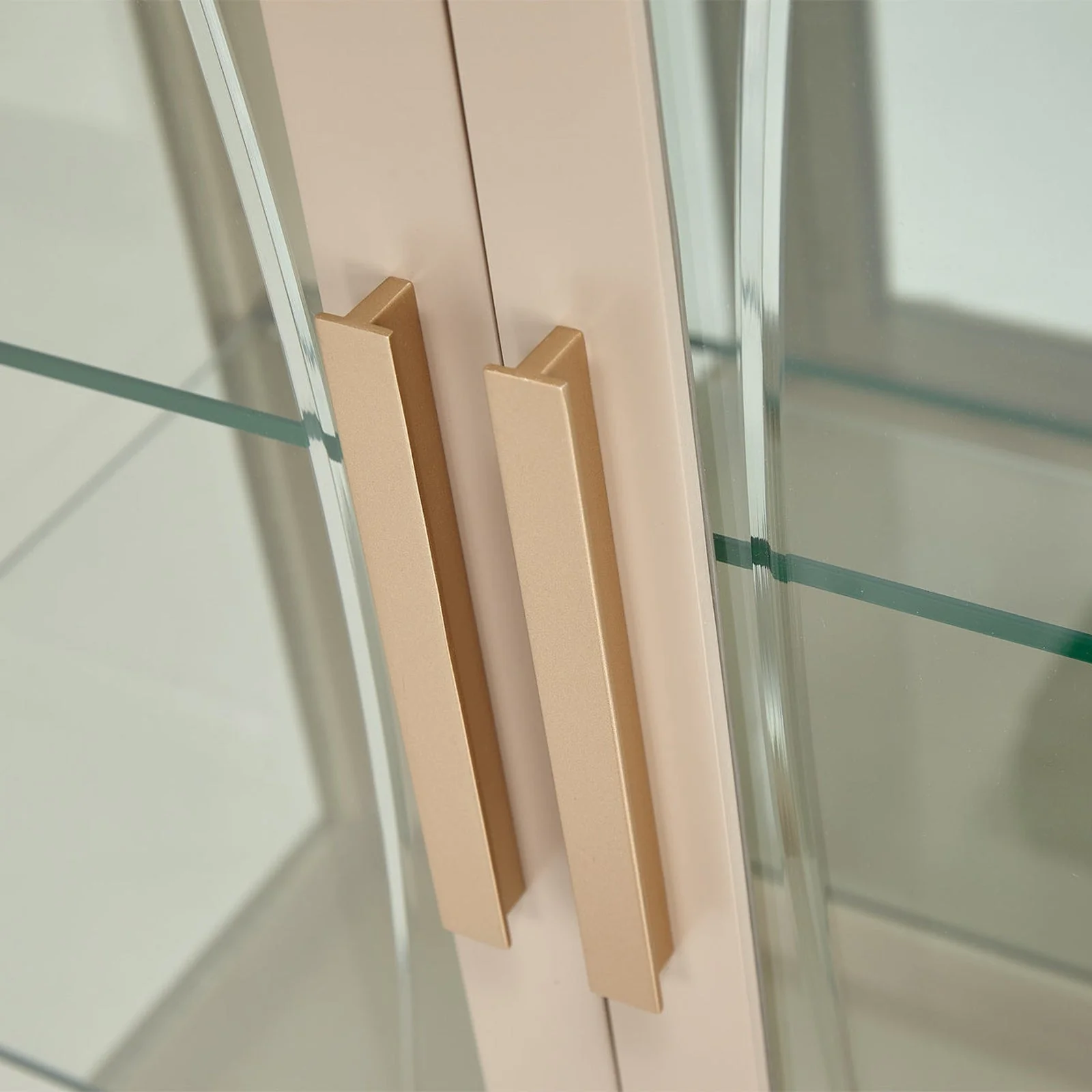 Michael Amini Malibu Crest Display Cabinet - Image 12