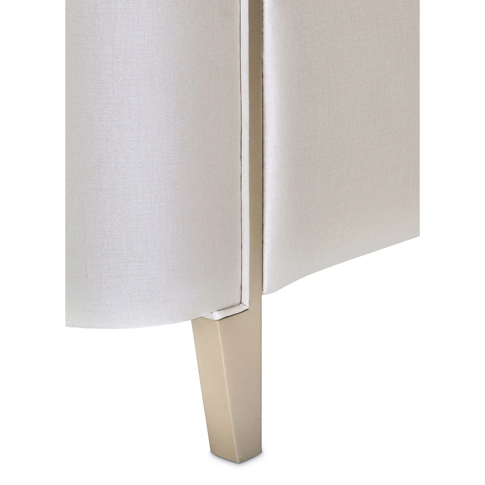 Michael Amini Malibu Crest Scalloped Panel Bed - Image 10