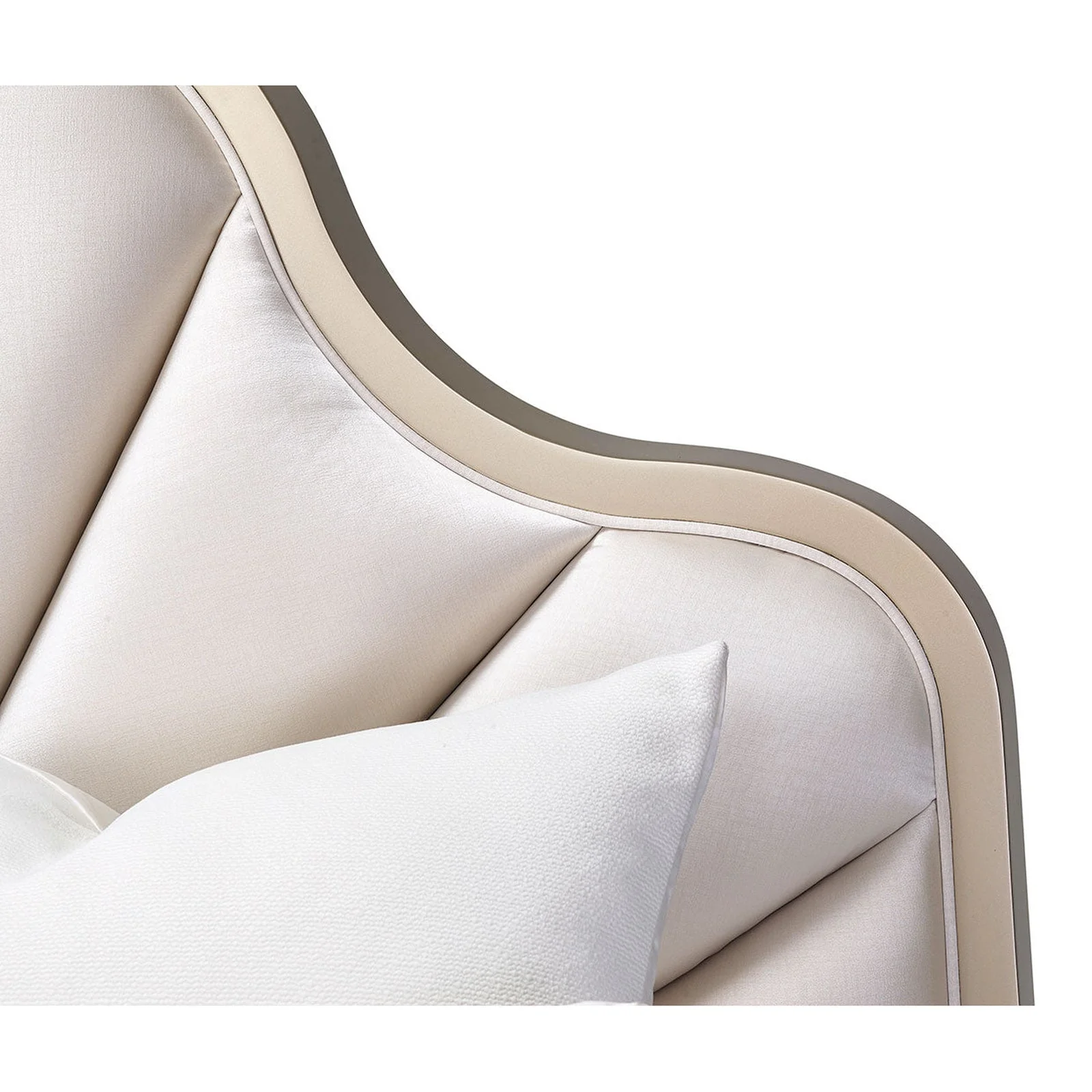 Michael Amini Malibu Crest Scalloped Panel Bed - Image 7