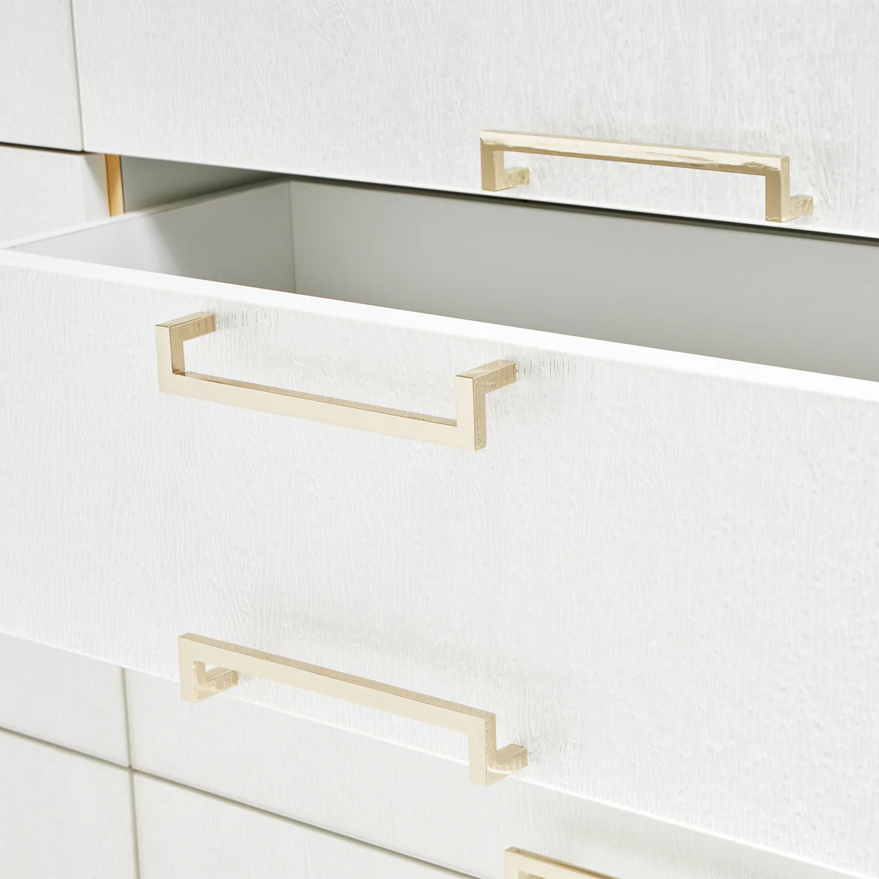 Michael Amini Palm Gate Dresser Cloud White - Image 7