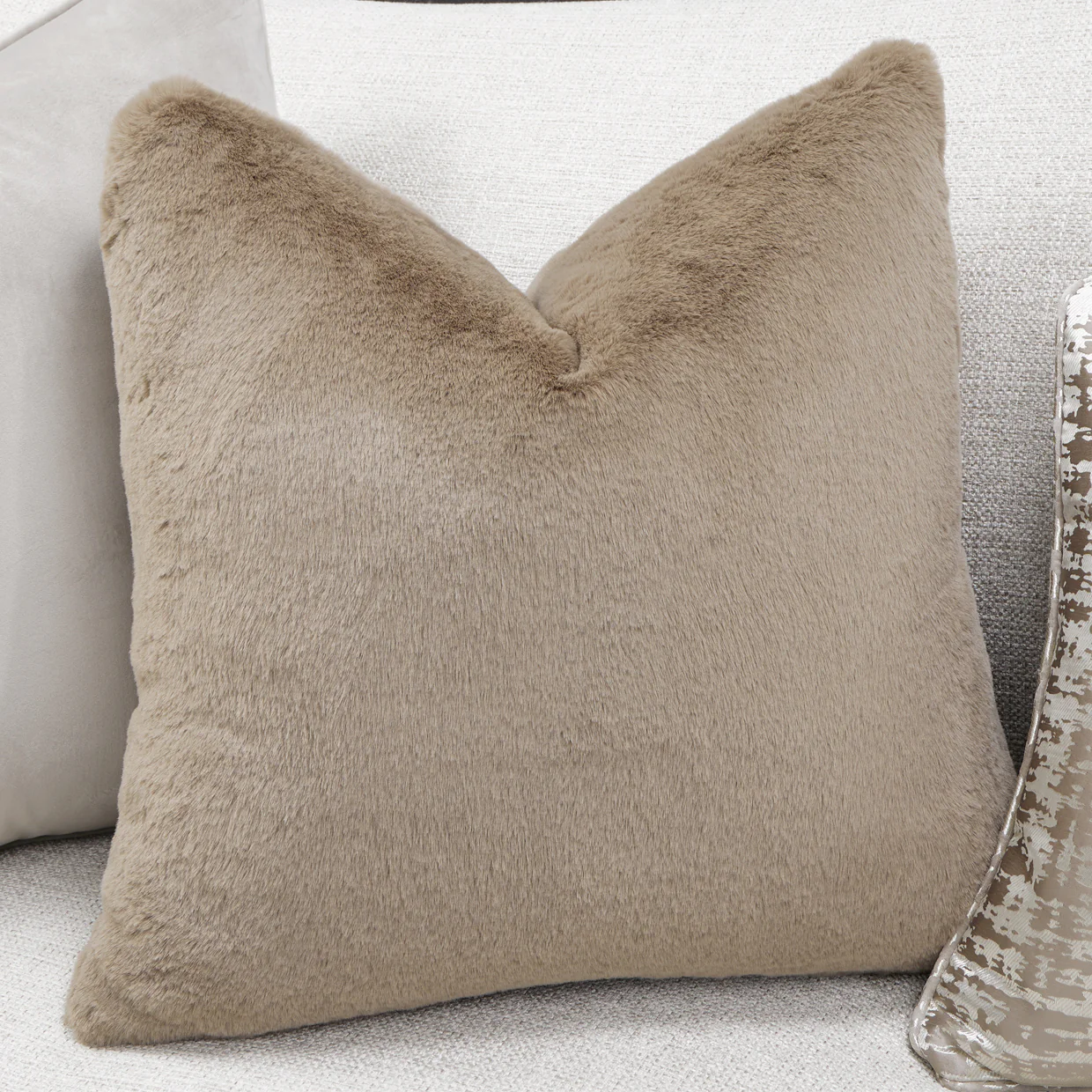 Michael Amini Paris Chic Sofa Cremini Espresso - Image 12