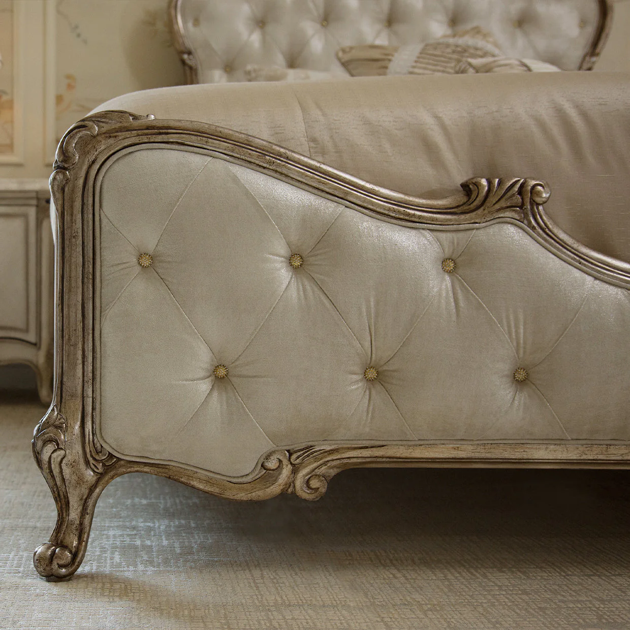 Michael Amini Platine De Royale Champagne Panel Bed - Image 6